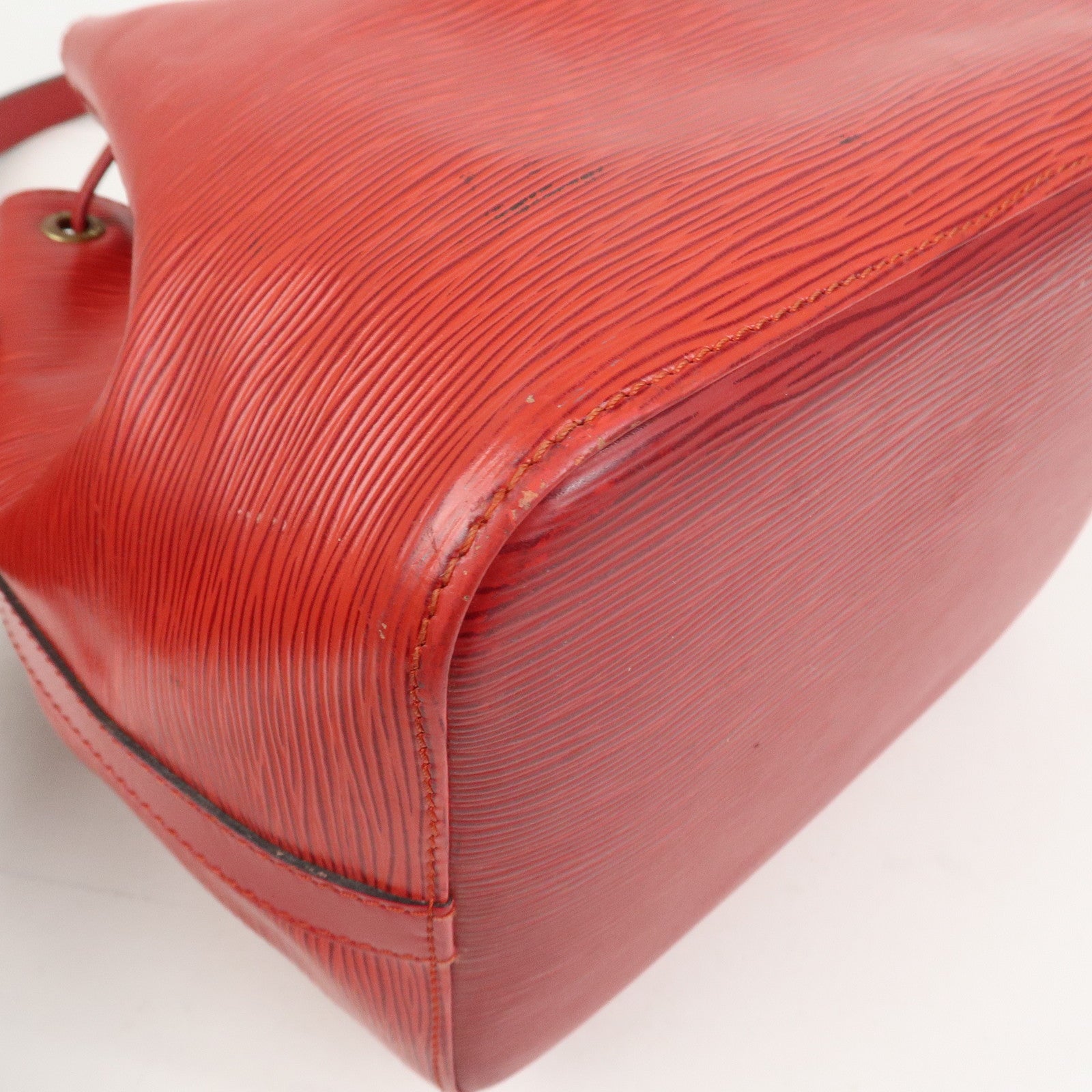 Louis Vuitton Epi Petit Noe Shoulder Bag Castilian Red M44107