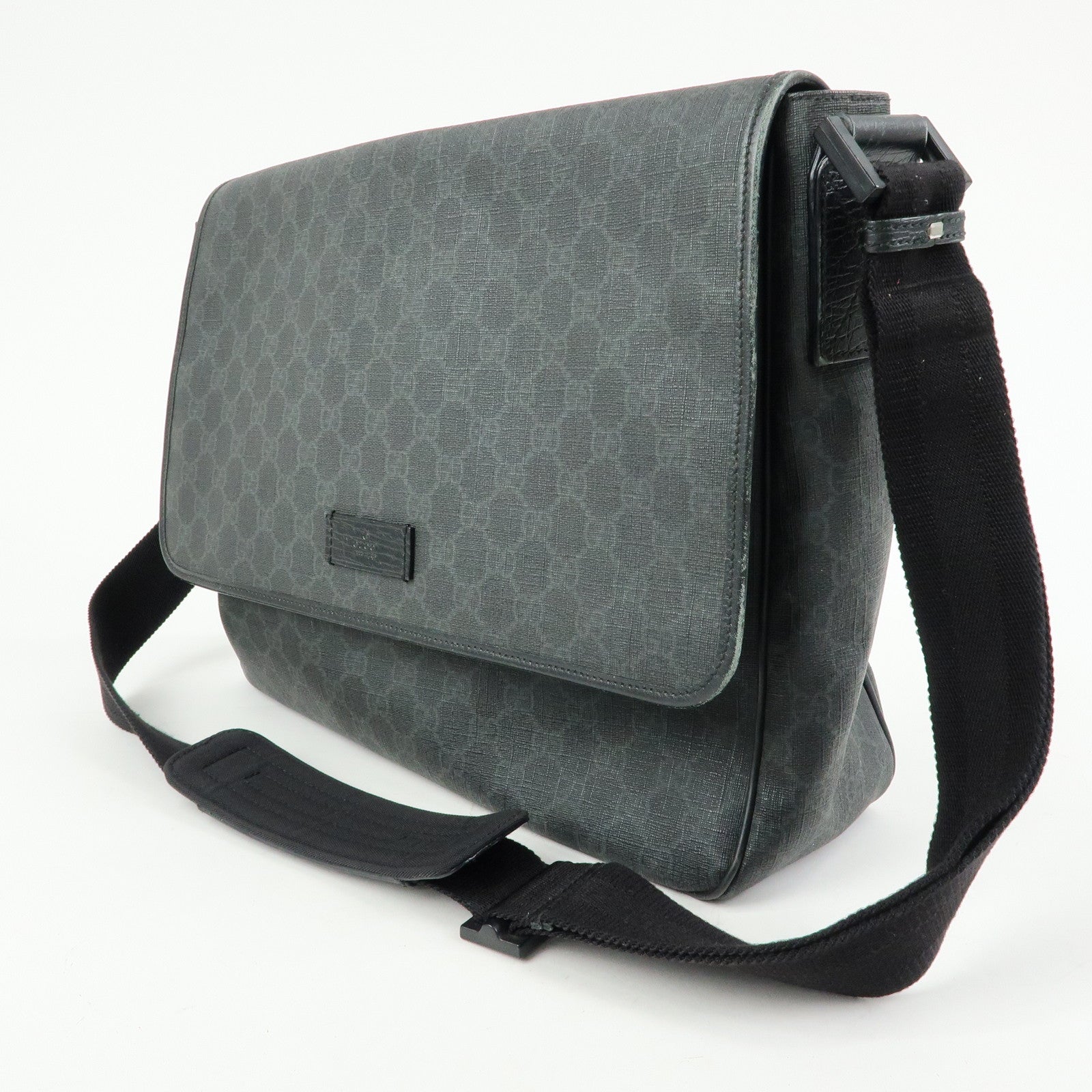 GUCCI GG Supreme Leather Shoulder Bag Crossbody Bag Black 169935