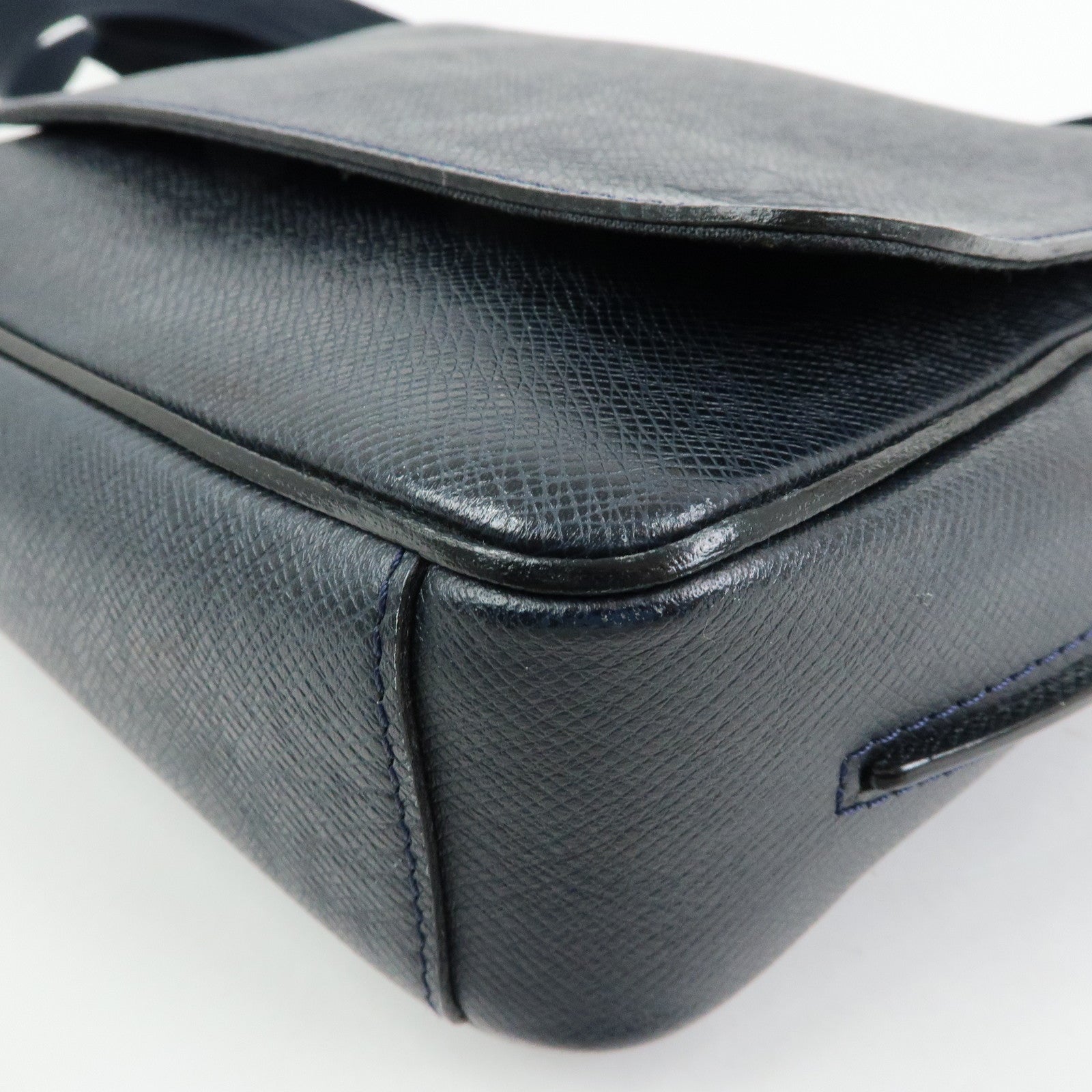 Louis Vuitton Taiga Leather Shoulder Crossbody Bag Boreal M32632