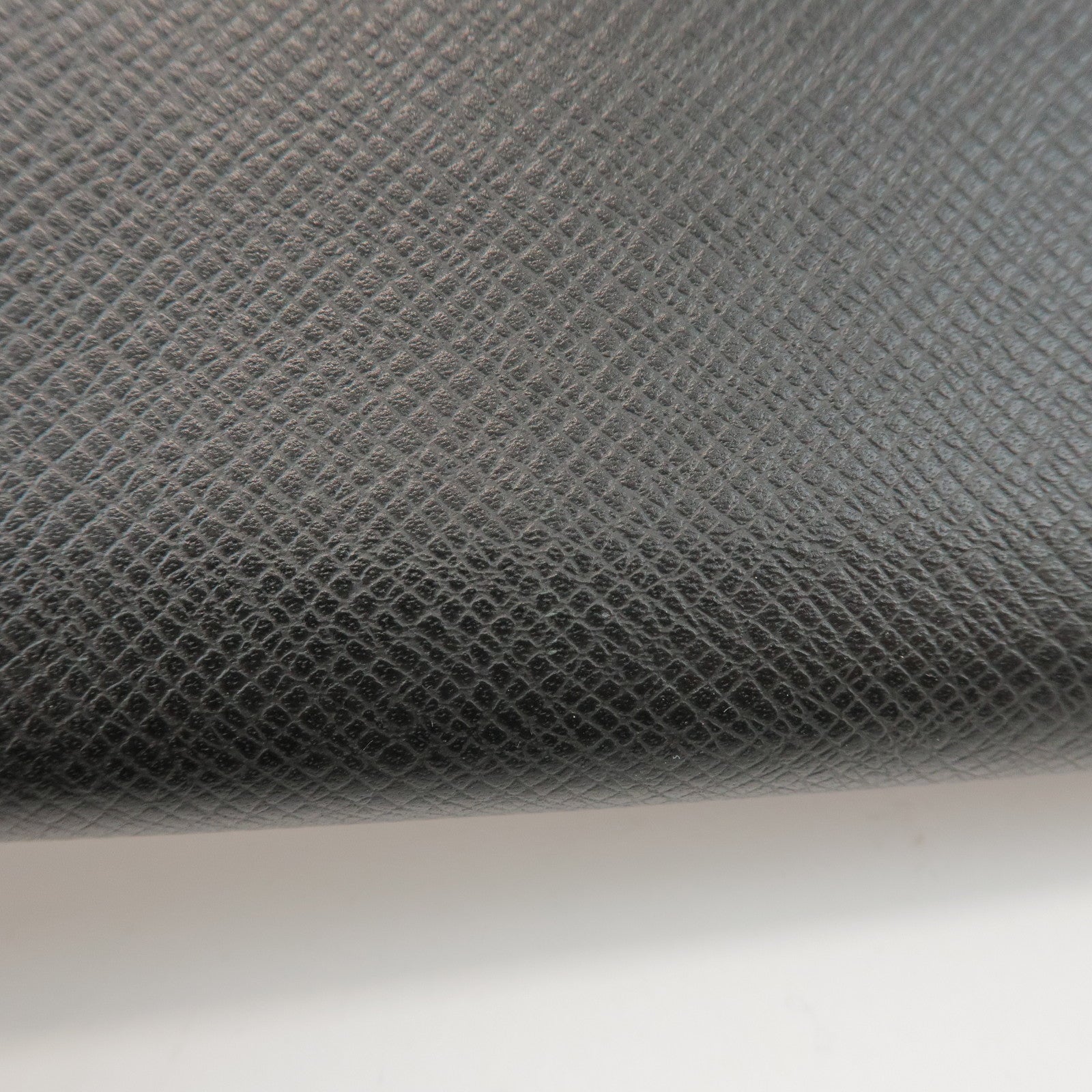 Louis Vuitton Taiga Zippy Organizer NM Long Wallet Noir M30056