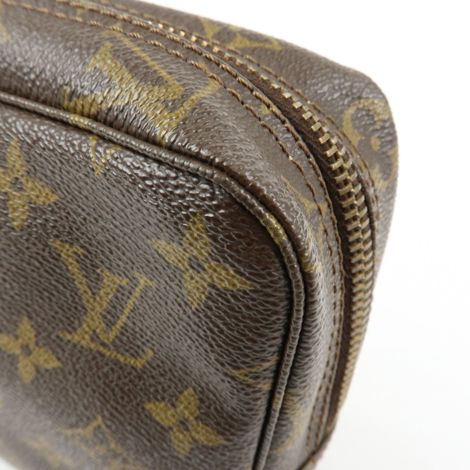 Louis Vuitton Monogram Trousse Toilette 23 Cosmetic Pouch M47524
