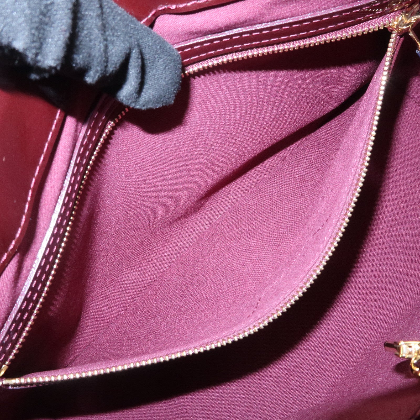 Louis Vuitton Monogram Vernis Wilshire PM Rouge Faurviste M91644