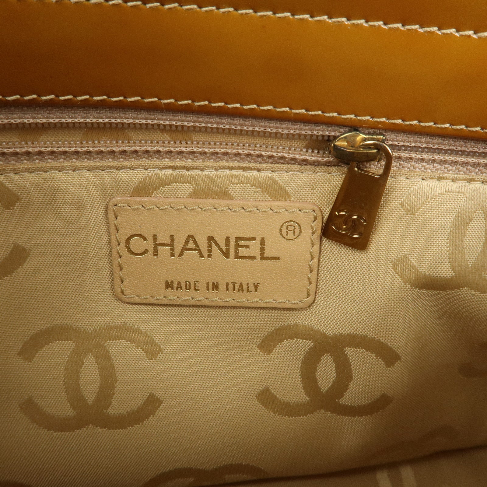 CHANEL COCO Mark Chocolate Bar Patent Leather Chain Shoulder Bag