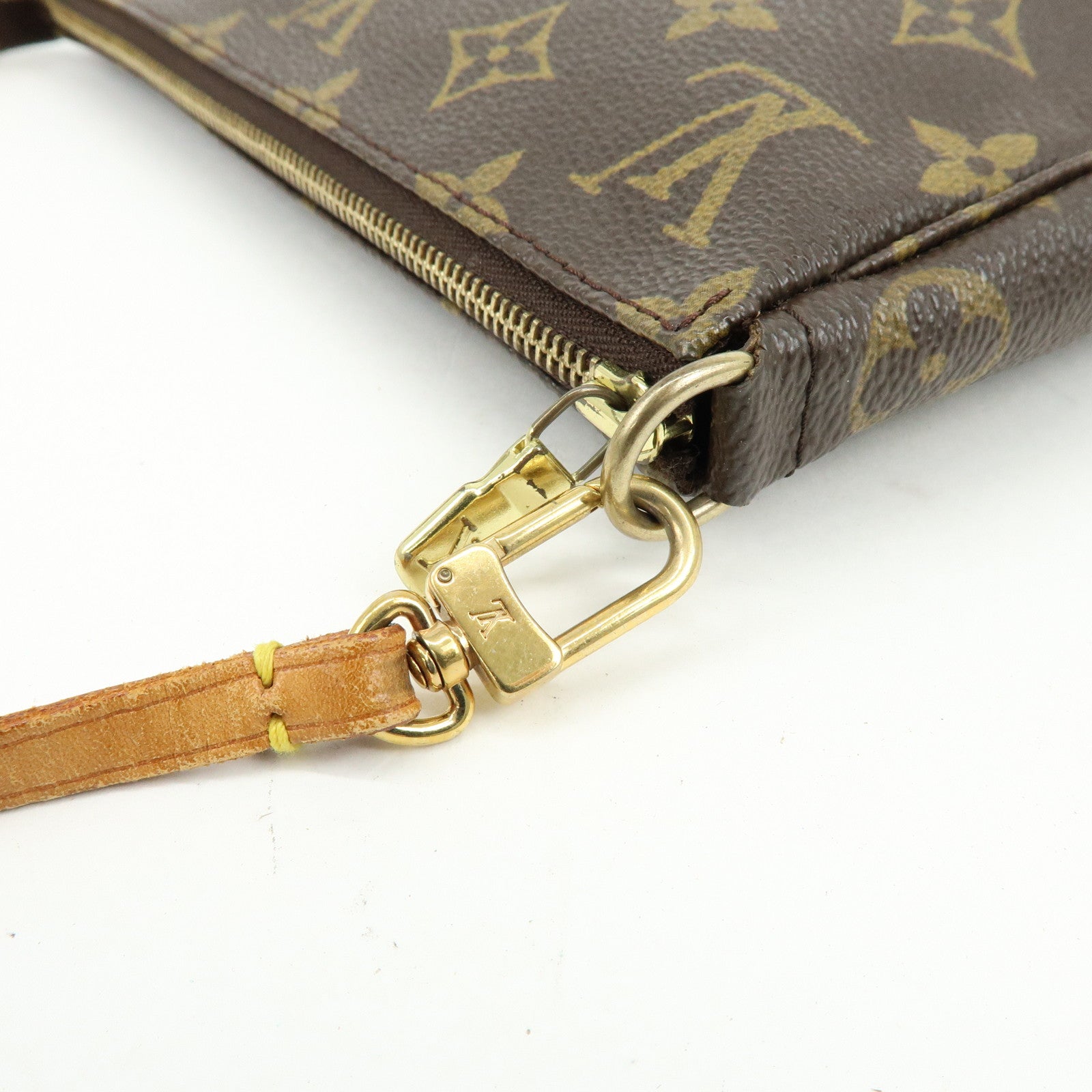 Louis Vuitton Monogram Pochette Accessoires Pouch Hand Bag M51980