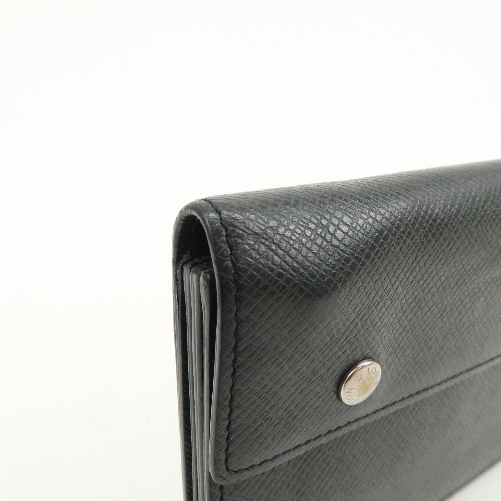 Louis Vuitton Taiga Portefeuille Accordeon Long Wallet Noir M30998