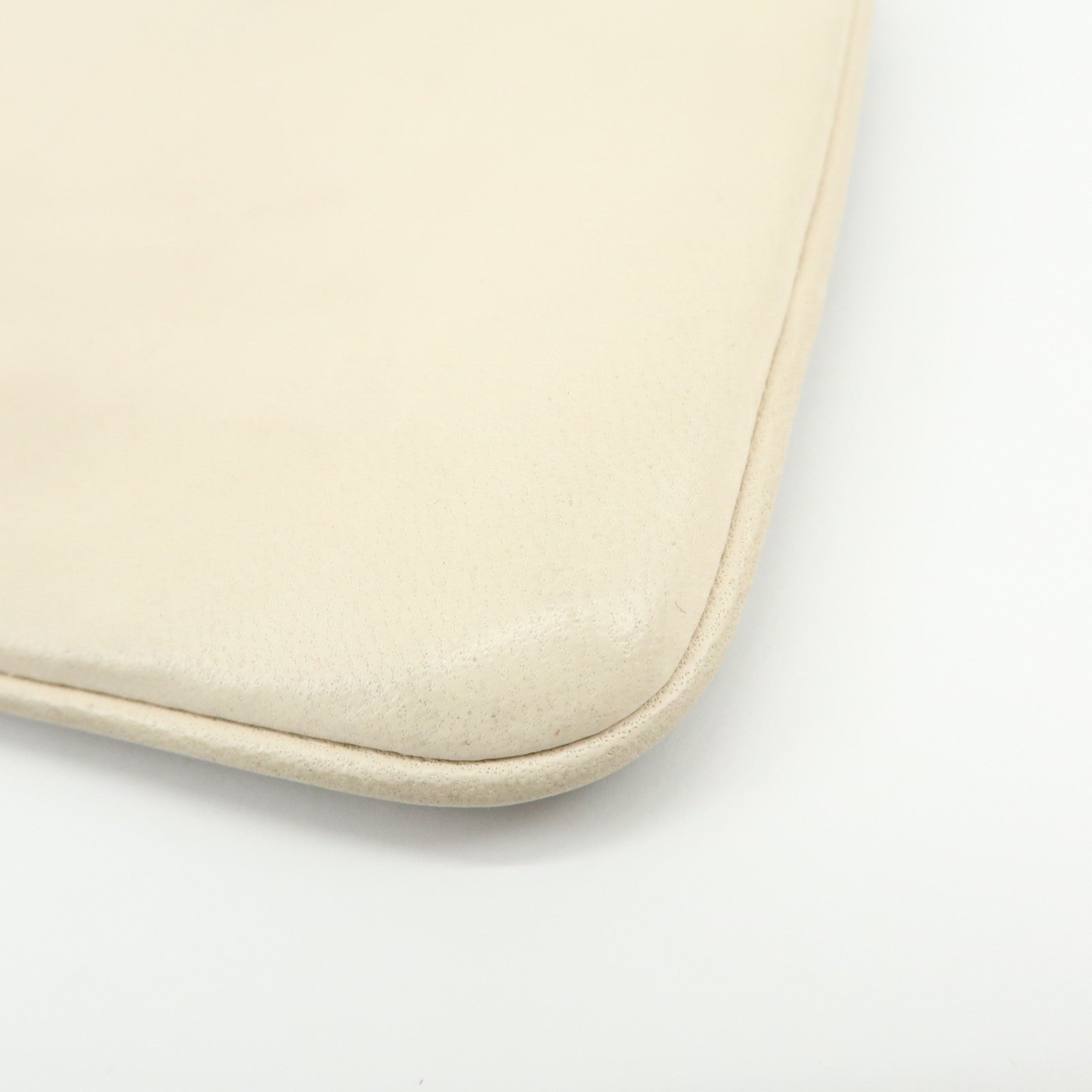 VALENTINO Viva Superstar Leather Cosmetic Jewelry Pouch Ivory Black