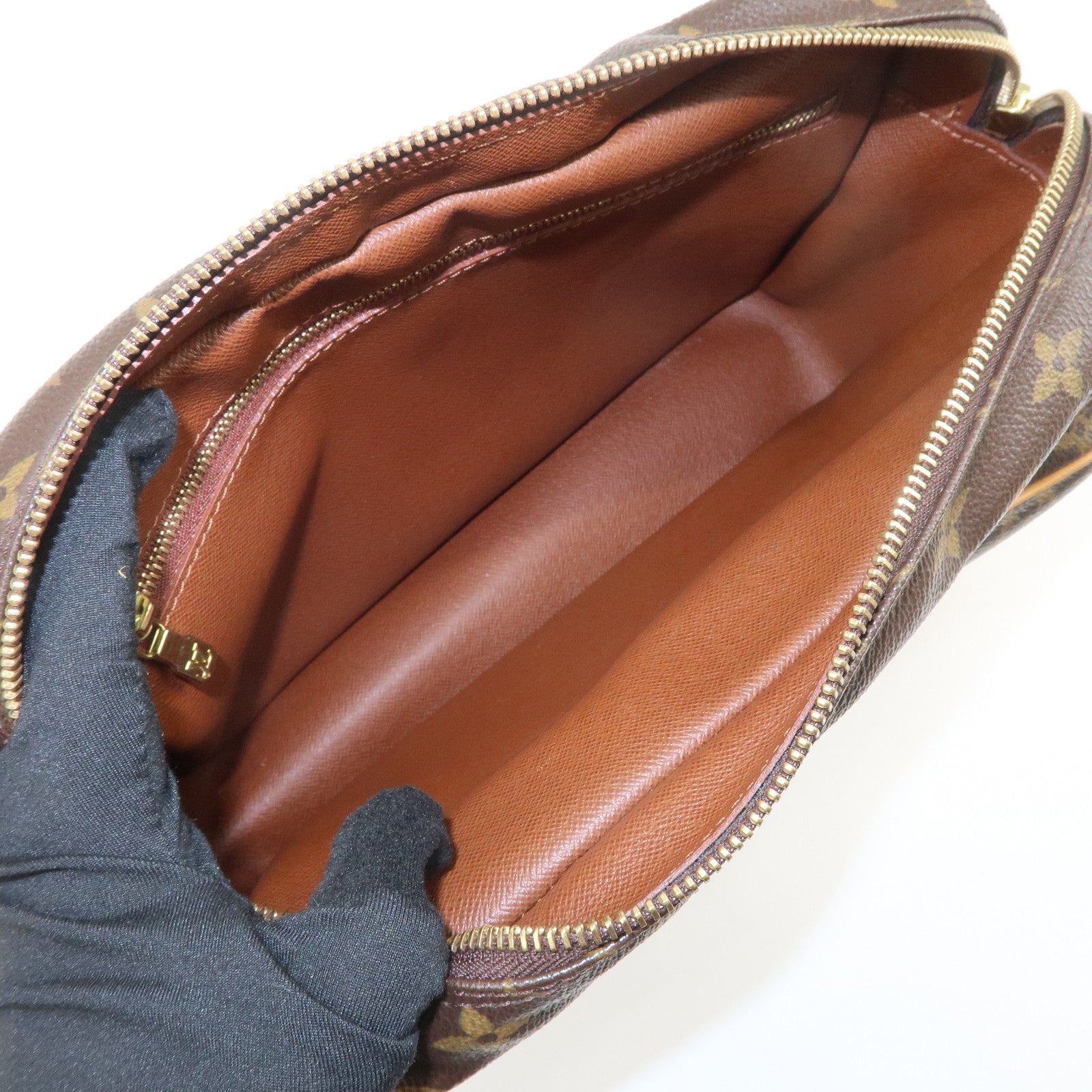 Louis Vuitton Monogram Nile Shoulder Bag Crossbody Bag M45244
