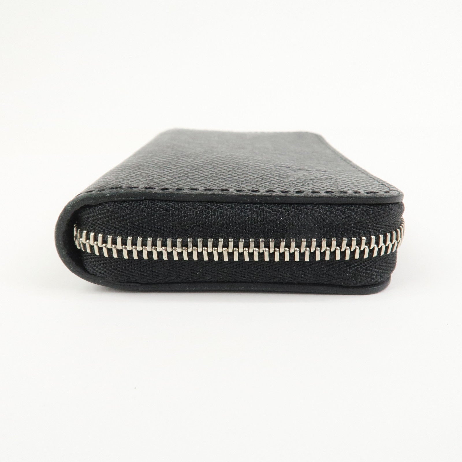 Louis Vuitton Taiga Zippy Coin Purse Coin Case Noir Black M30511