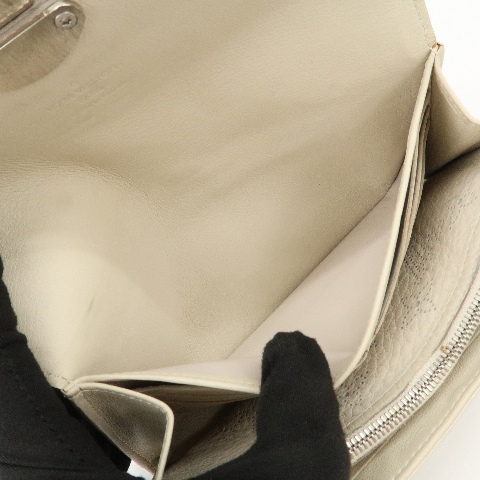 Louis Vuitton Mahina Leather Portefeuille Iris Long Wallet M58159