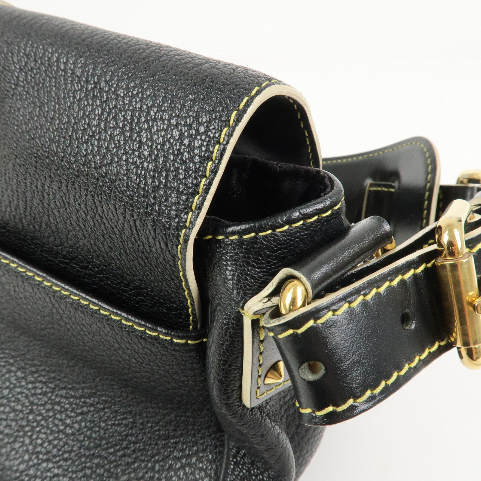 Louis Vuitton Suhari Confidant Leather Shoulder Bag Noir M91784