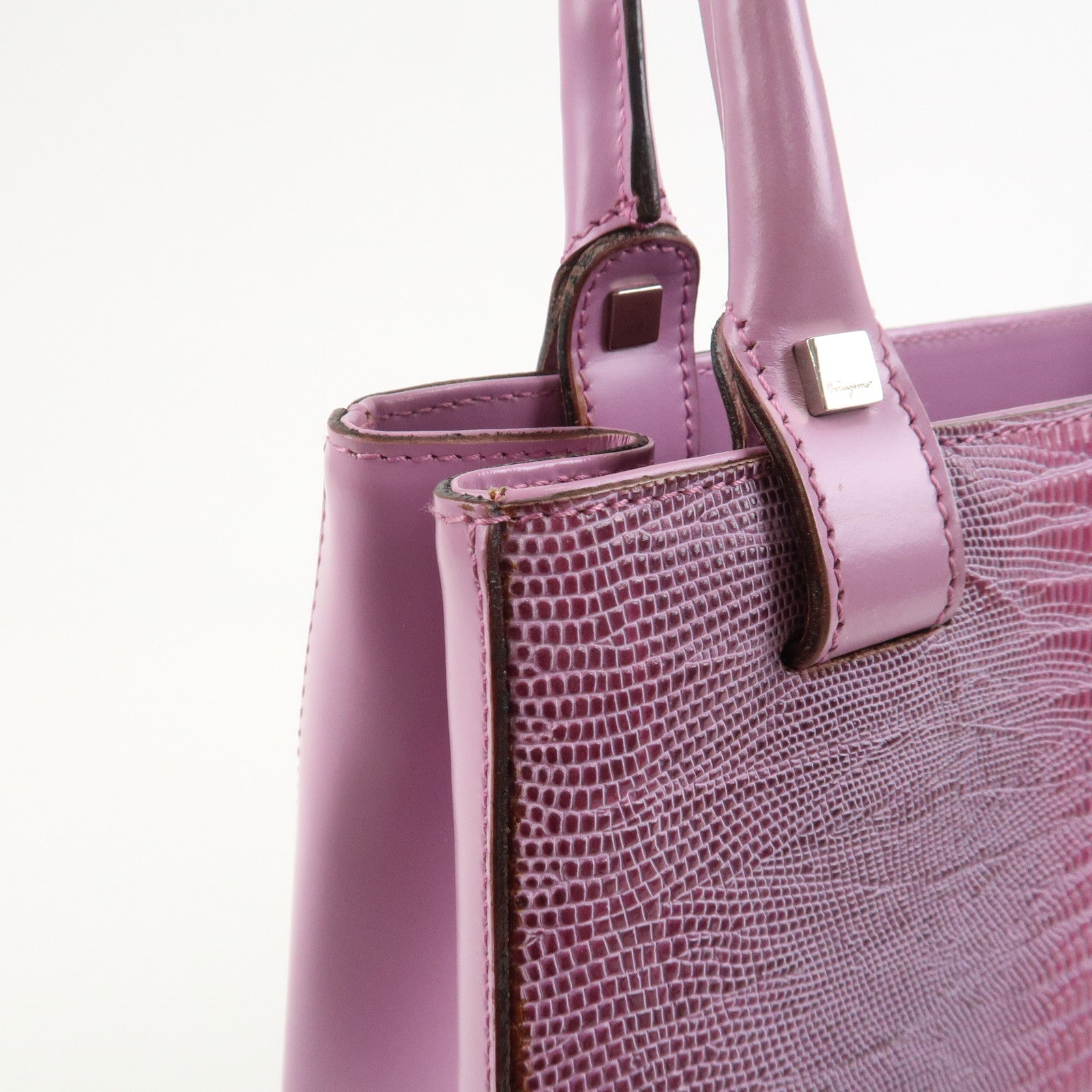 Ferragamo Embossed Leather Shoulder Bag Hand Bag Pink AU-21 1237