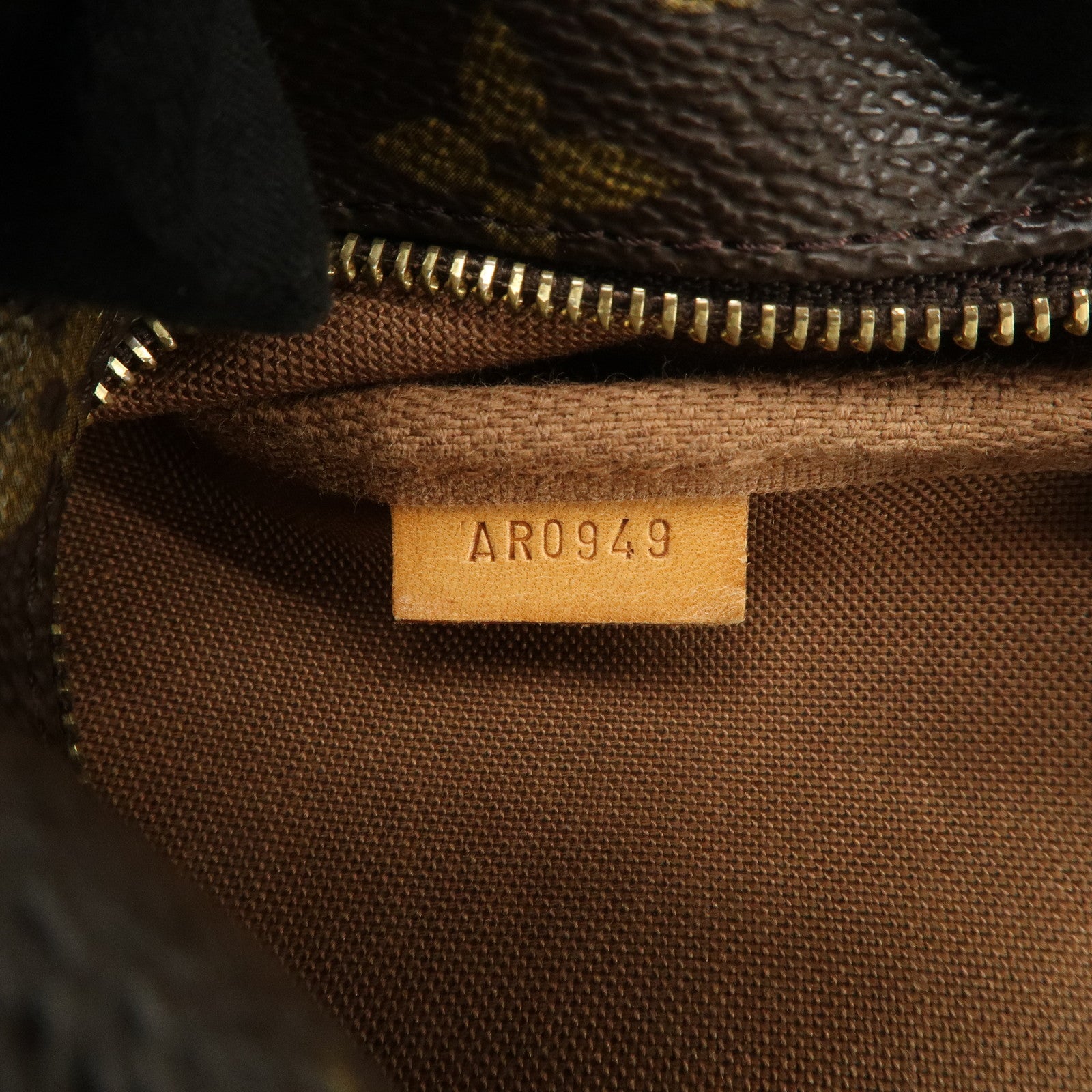 Louis Vuitton Monogram Pochette Accessoires Hand Bag Brown M51980