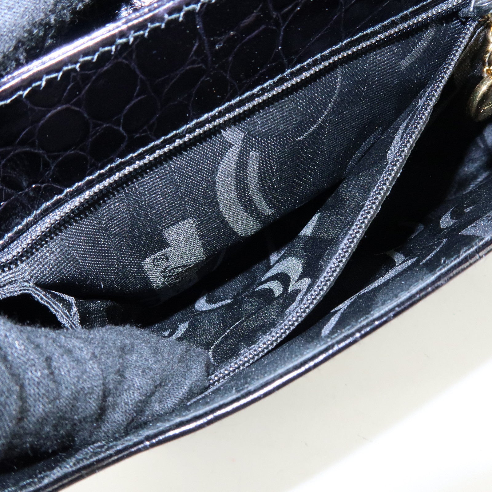 Ferragamo Gancini Embossed Leather Shoulder Bag Crossbody Bag Black
