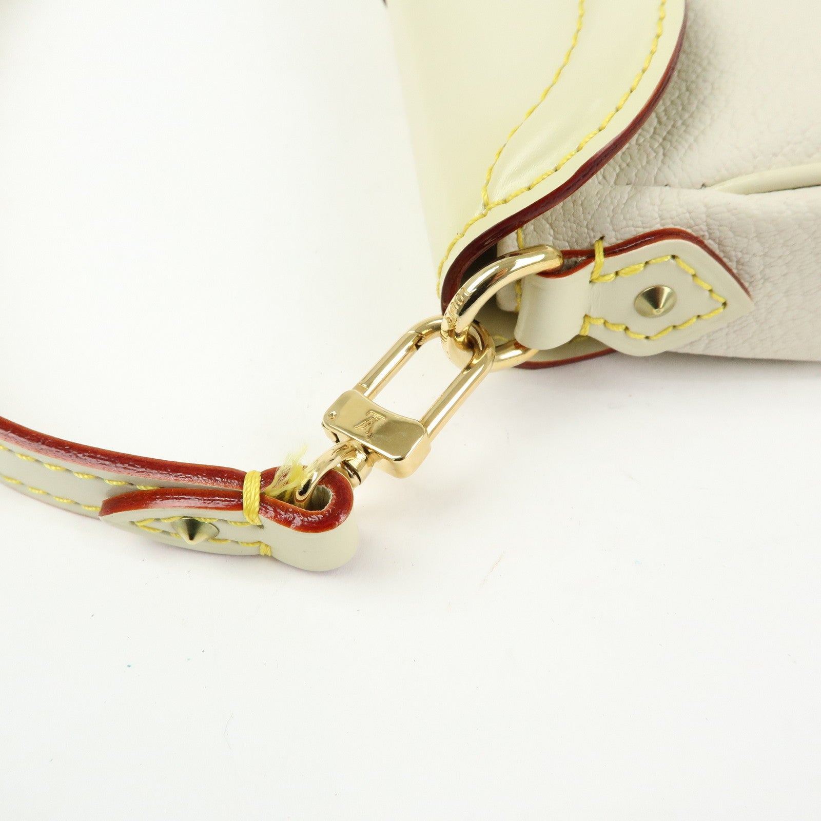 Louis Vuitton Suhali Le Precieux Leather Hand Bag Blanc M91774