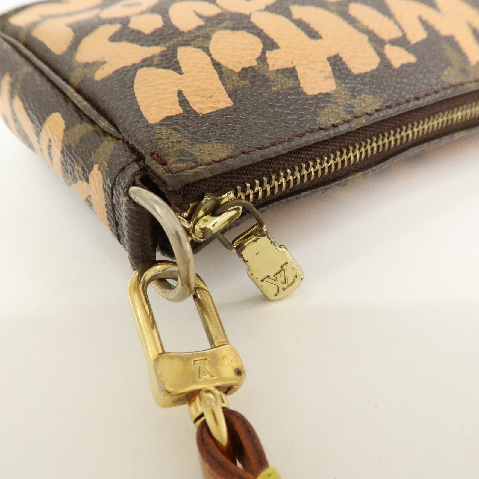 Louis Vuitton Monogram Graffiti Pochette Accessoires HandBag M92193