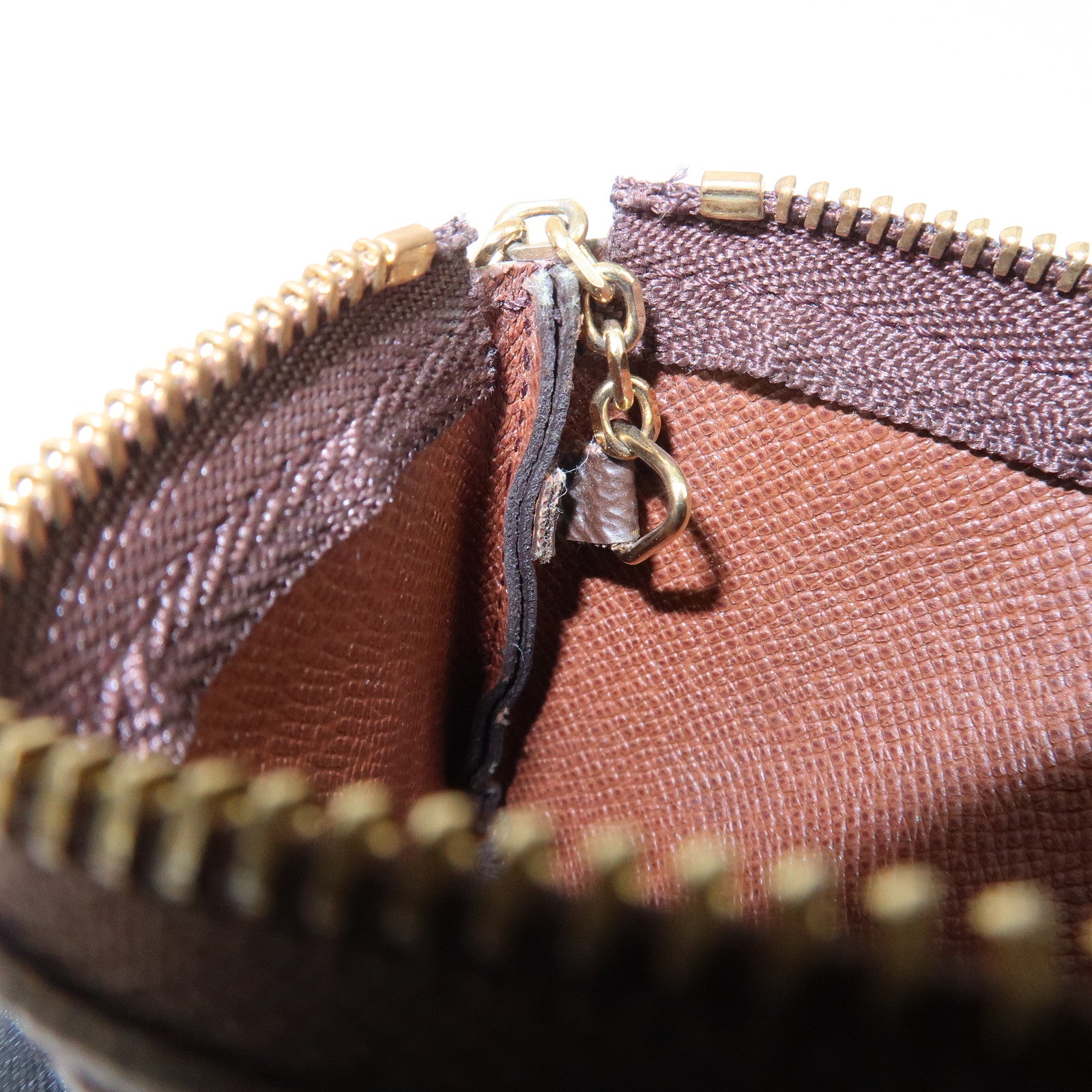 Louis Vuitton Monogram Pochette Cles Coin Case Key Case  M62650