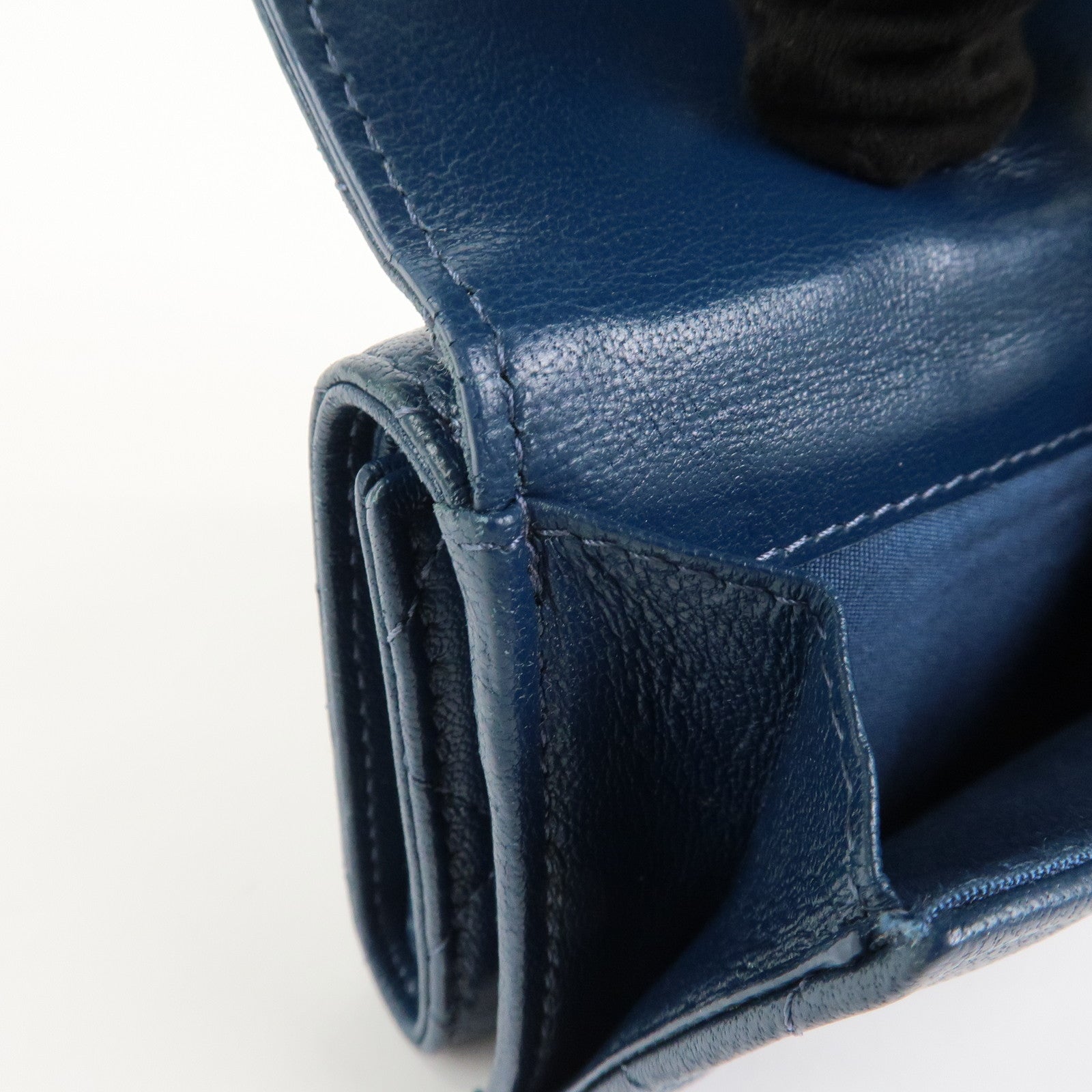 CHANEL COCO Mark Matelasse CHANEL19 Tri-fold Compact Wallet AP0727