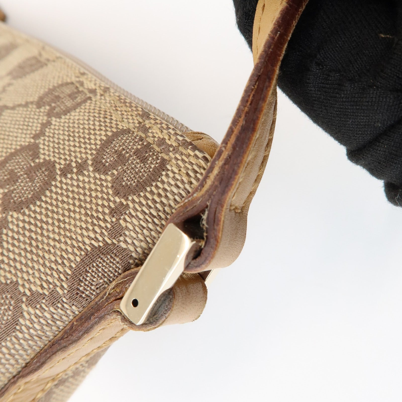 GUCCI Boat Bag GG Canvas Leather Accessory Pouch Hand Bag 039・1103