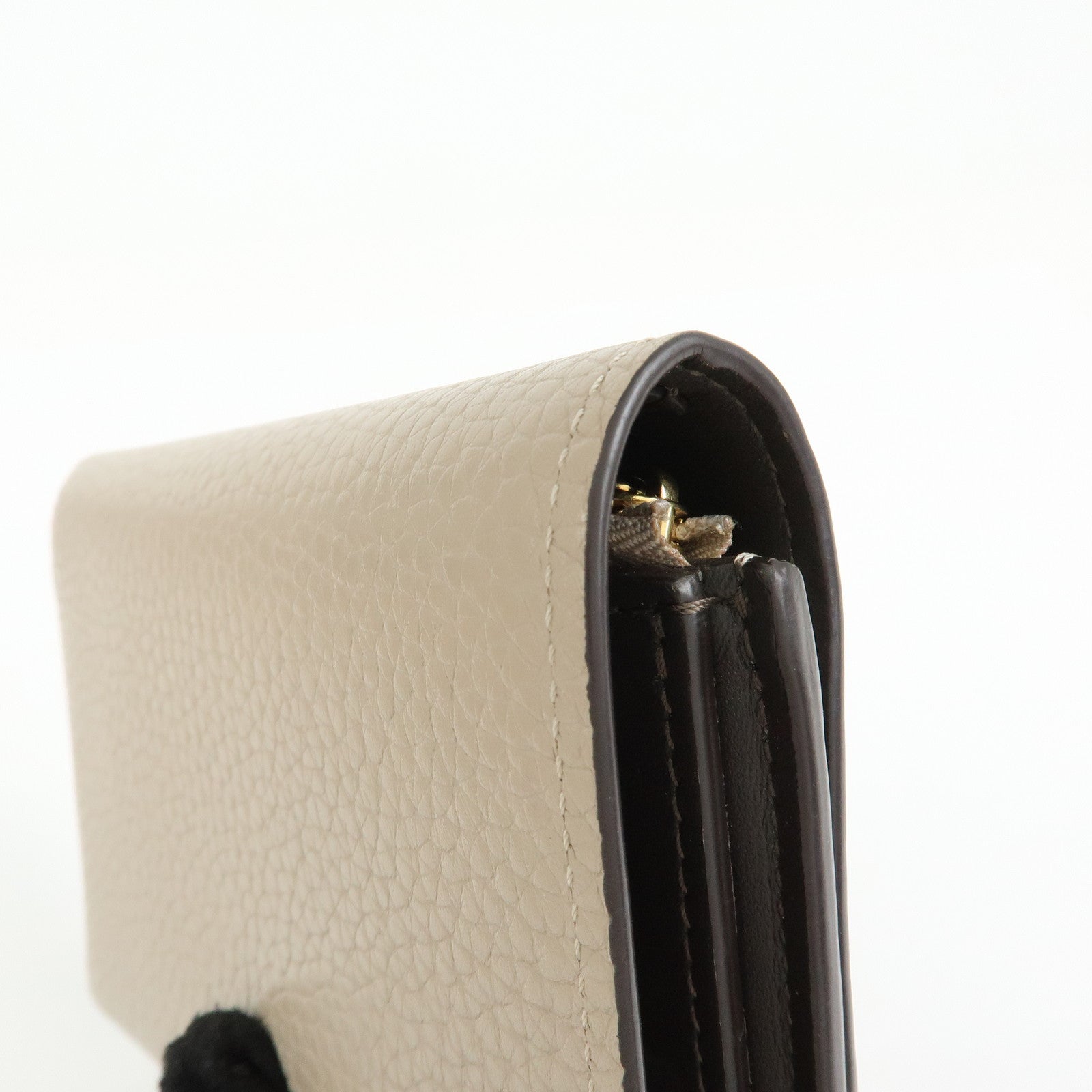 Louis Vuitton Portefeuille Capucines Compact Wallet Galet M62159