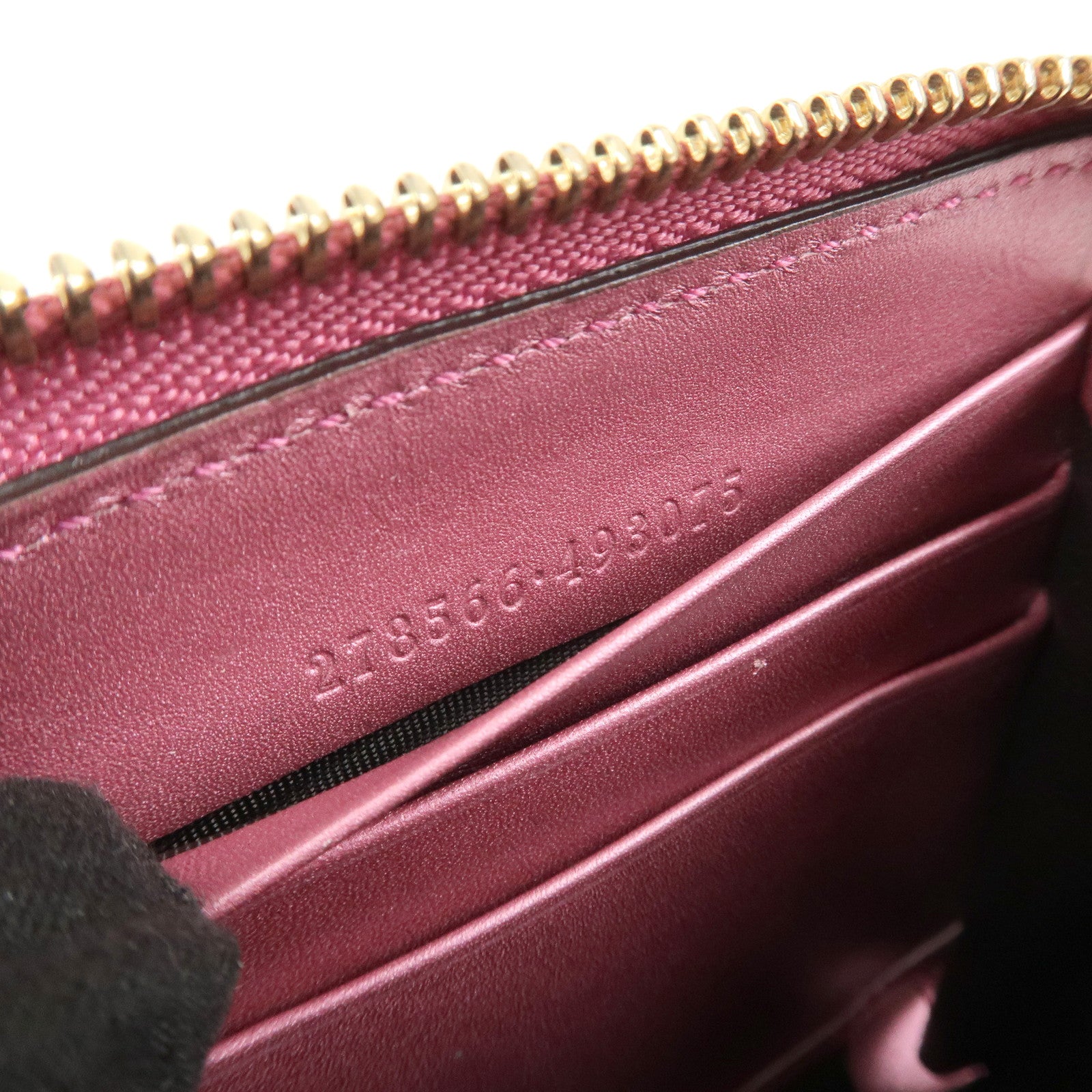 GUCCI Lovely Heart Guccissima Leather Round Zippy Long Wallet 278566