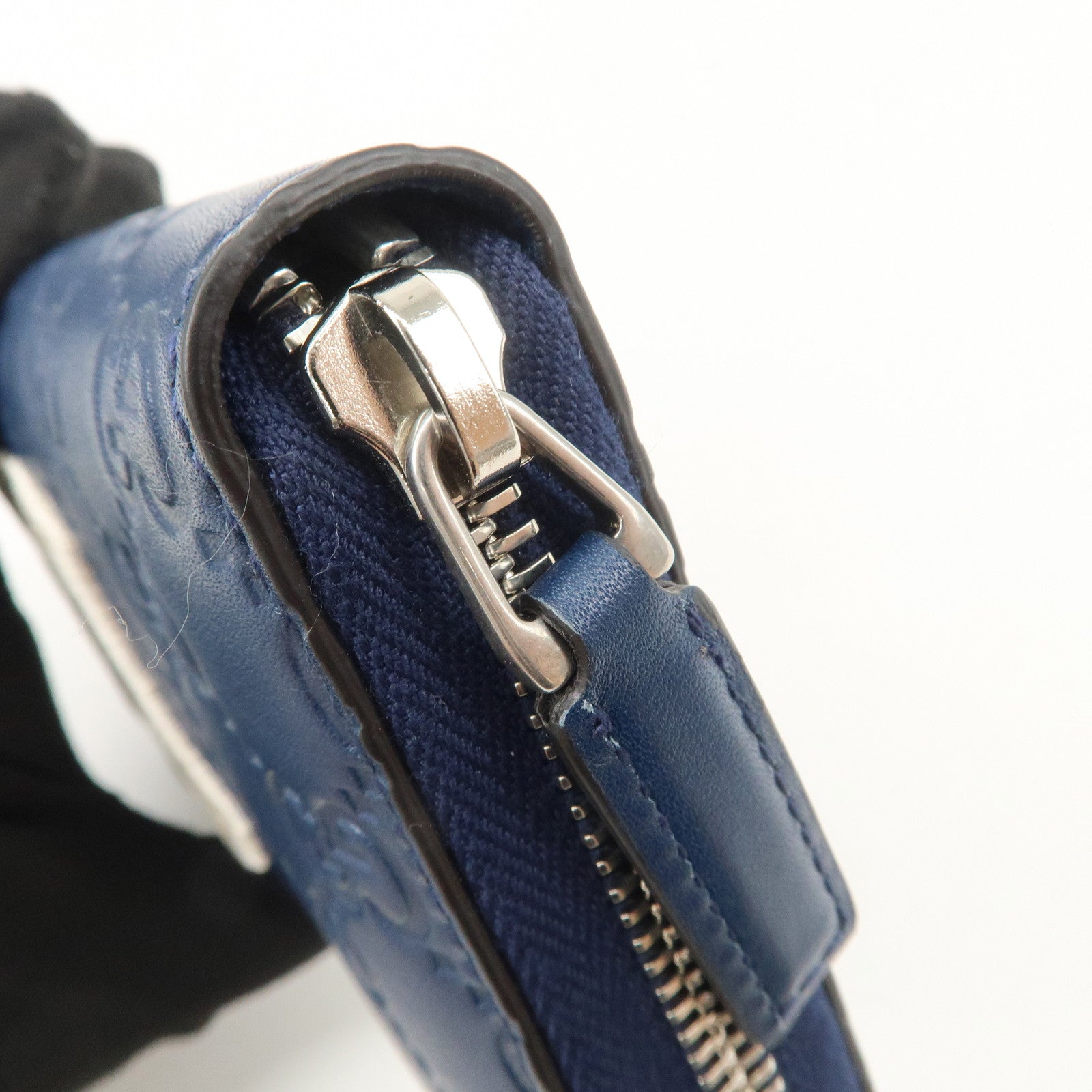 GUCCI Guccissima Leather Round Zippy Long Wallet NY Yankees 547791