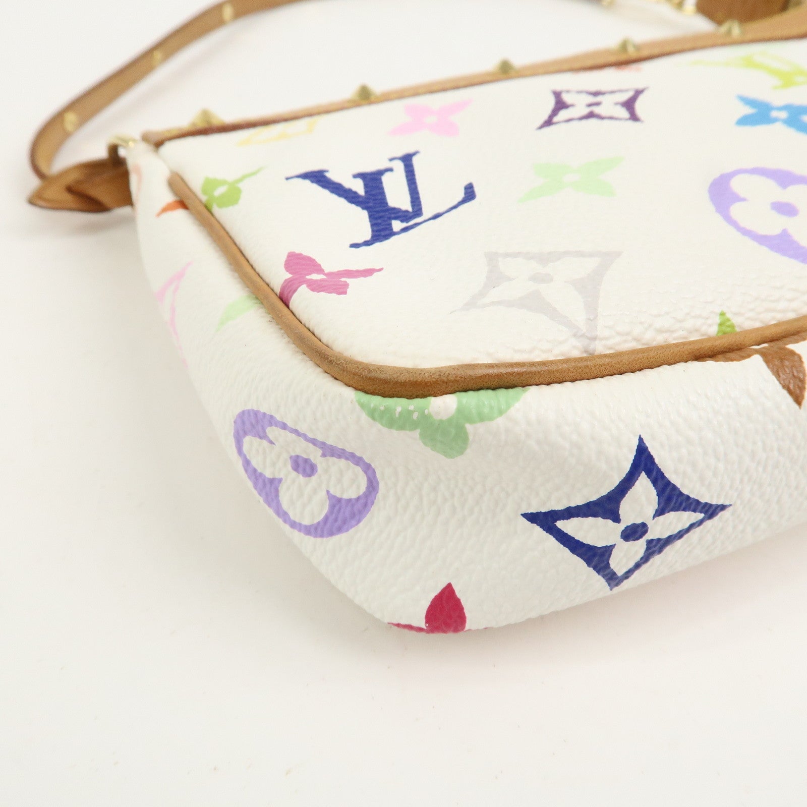 Louis Vuitton Monogram Multicolor Pochette Accessoires Blanc M92649