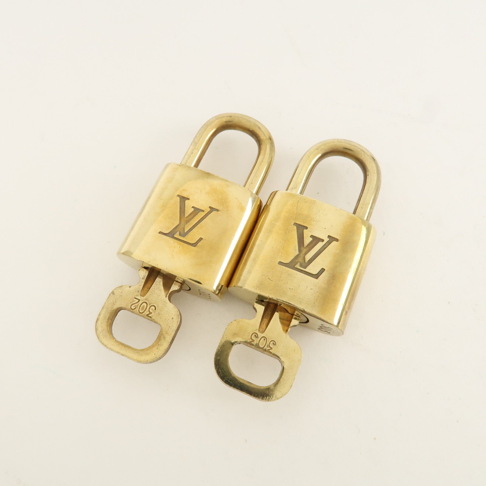 Louis Vuitton Set of 10 Lock & Key Cadena Key Lock Metal Gold Used