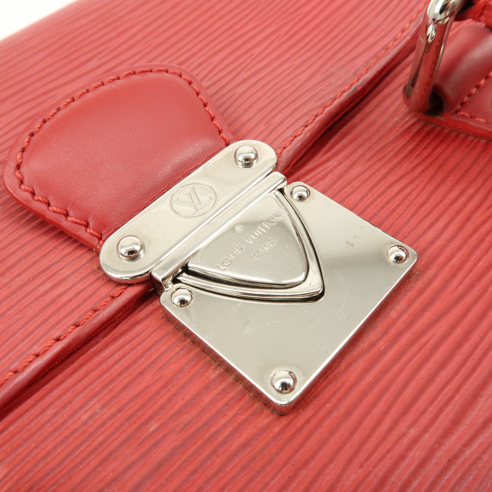 Louis Vuitton Epi Leather Segur PM Hand Bag Rouge M5882E