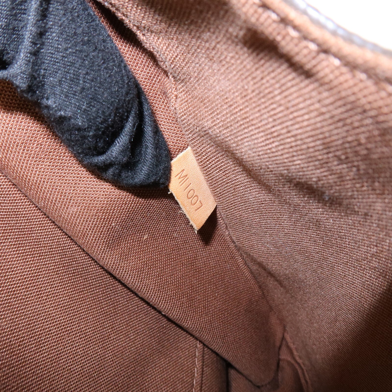 Louis Vuitton Monogram Messenger Bosphore PM Shoulder Bag M40106