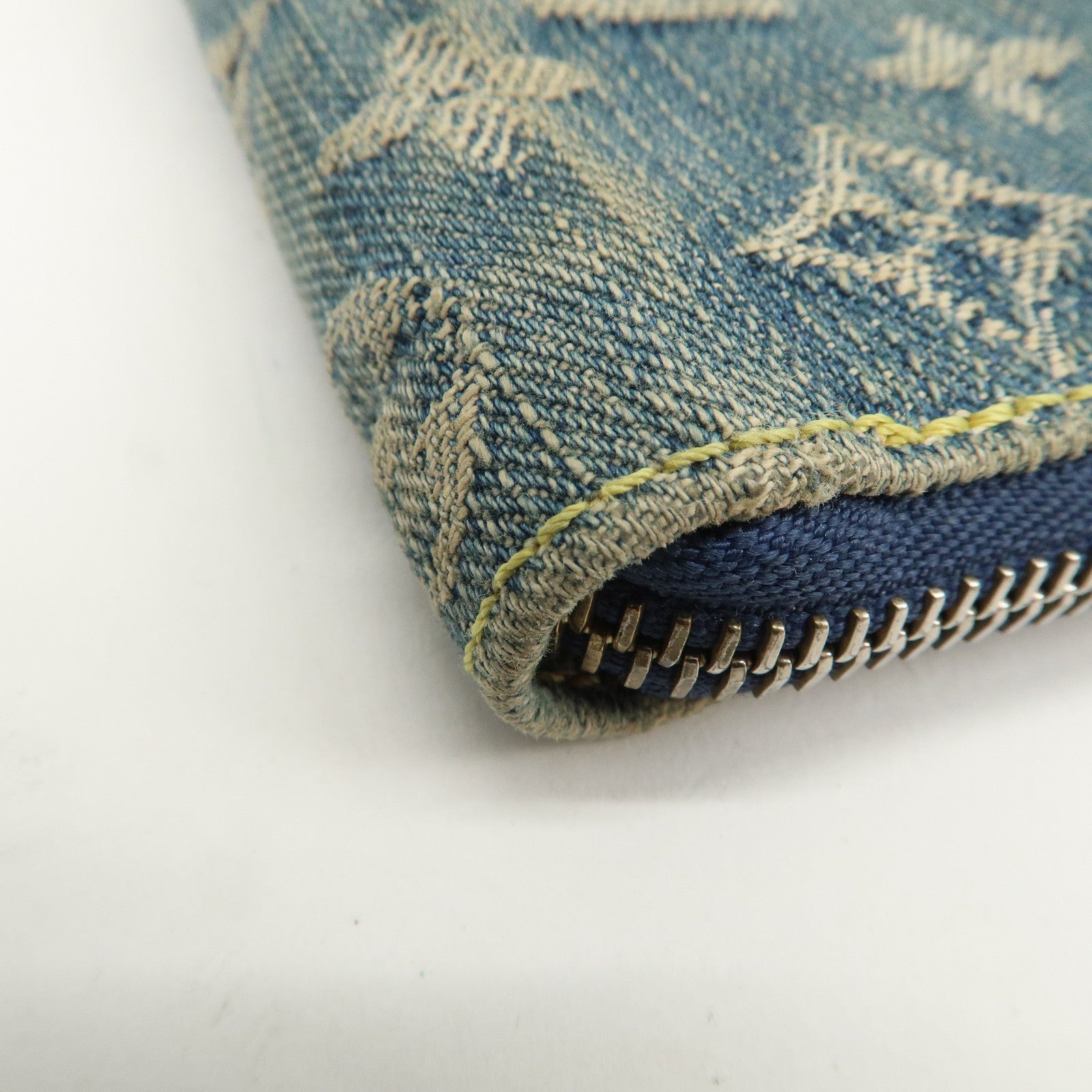 LLouis Vuitton Monogram Denim Mini Zippy Wallet Blue M95342