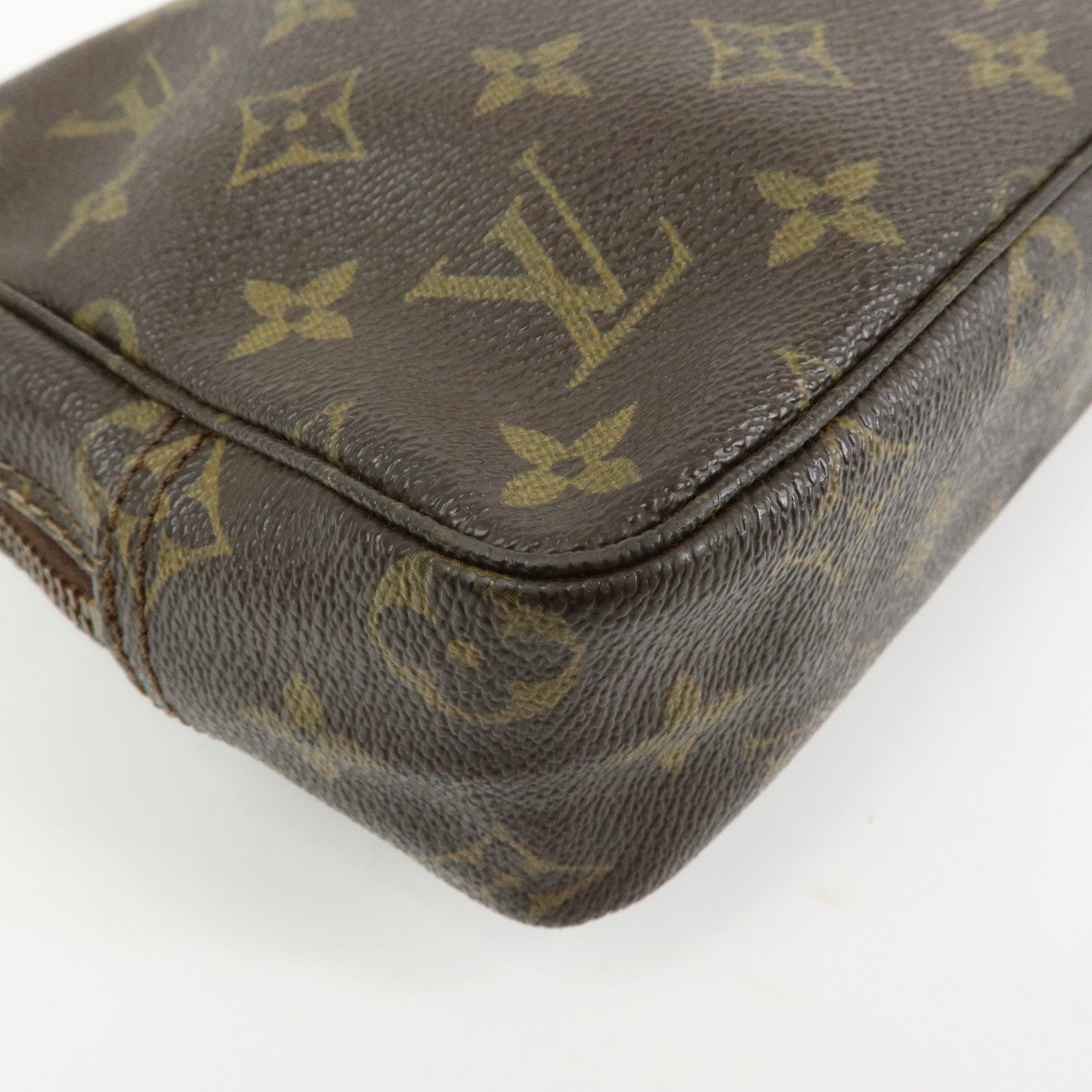 Louis Vuitton Monogram Trousse Toilette 23 Cosmetic Pouch M47524