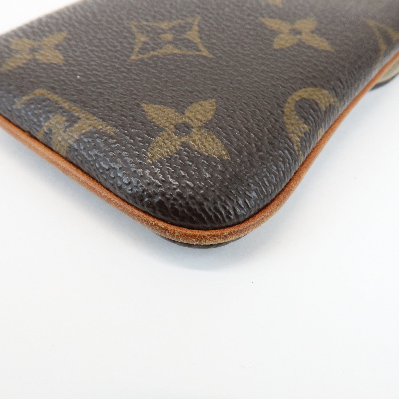Louis Vuitton Monogram Etui Telefonne MM Phone Case Brown M66546