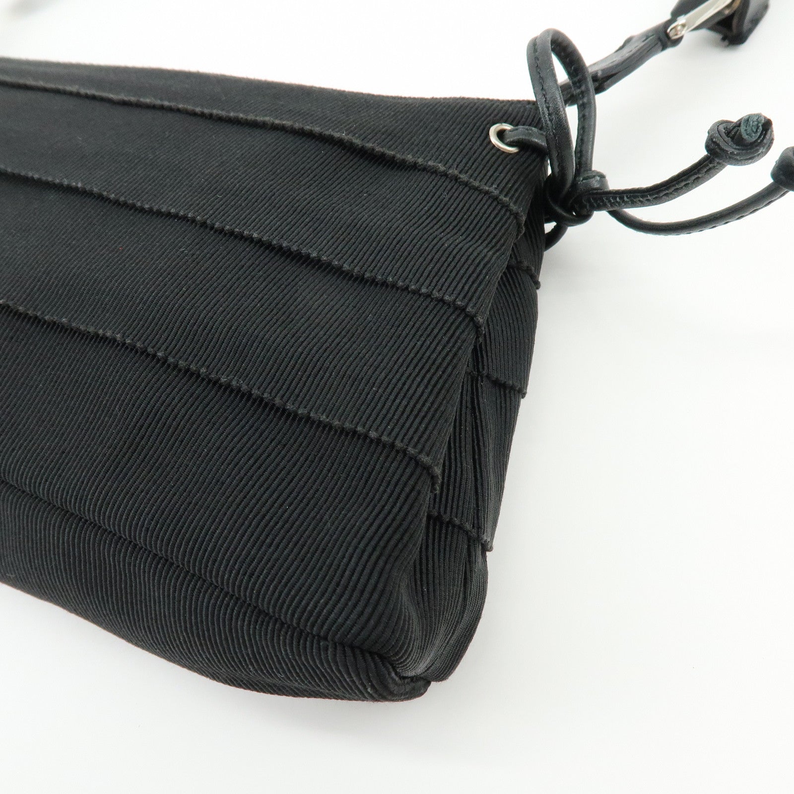 Ferragamo Vara Canvas Leather Side Ribbon Shoulder Bag Black