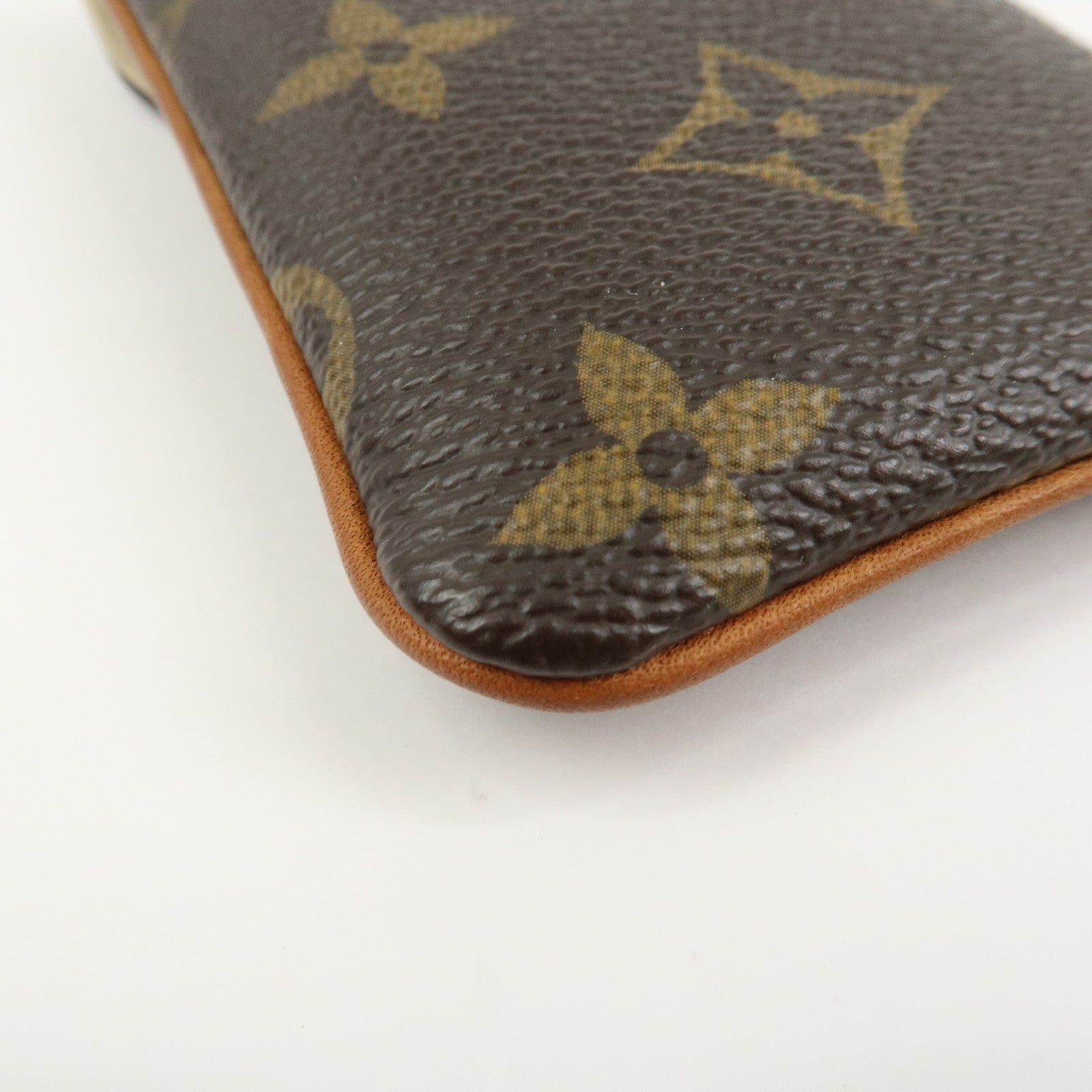 Louis Vuitton Monogram Etui Telefonne MM Phone Case Brown M66546