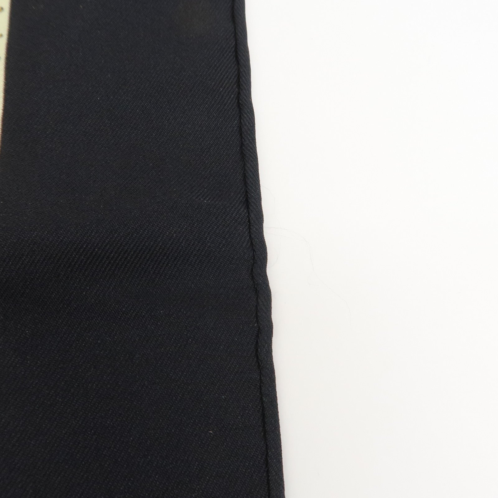 HERMES  Carre 90 Silk 100% Scarf LIBRES COMME L'AIR Bird Print