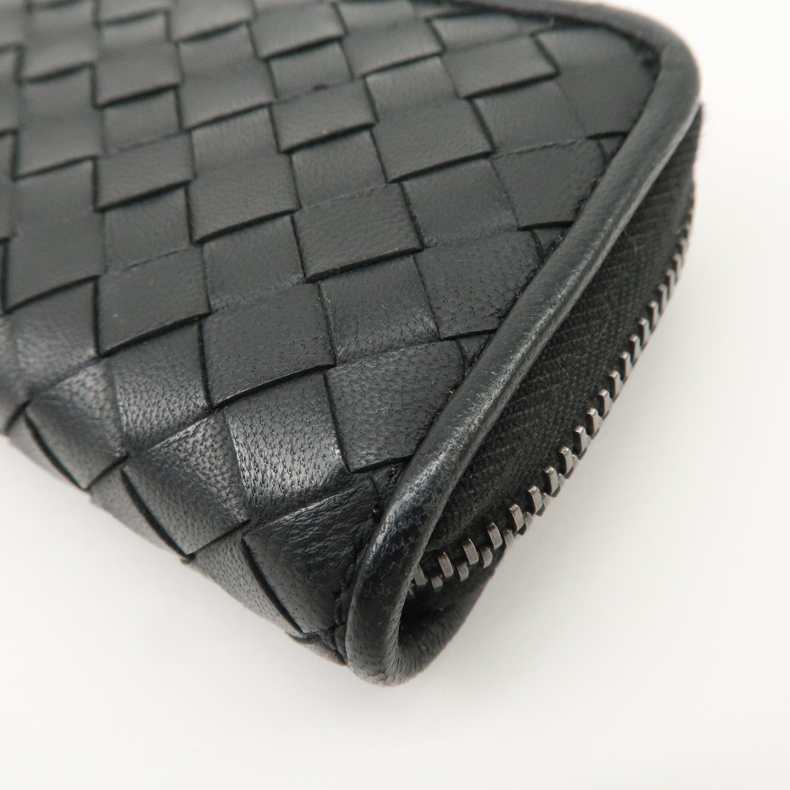 BOTTEGA VENETA Intrecciato Leather Round Zippy Coin Case 114075