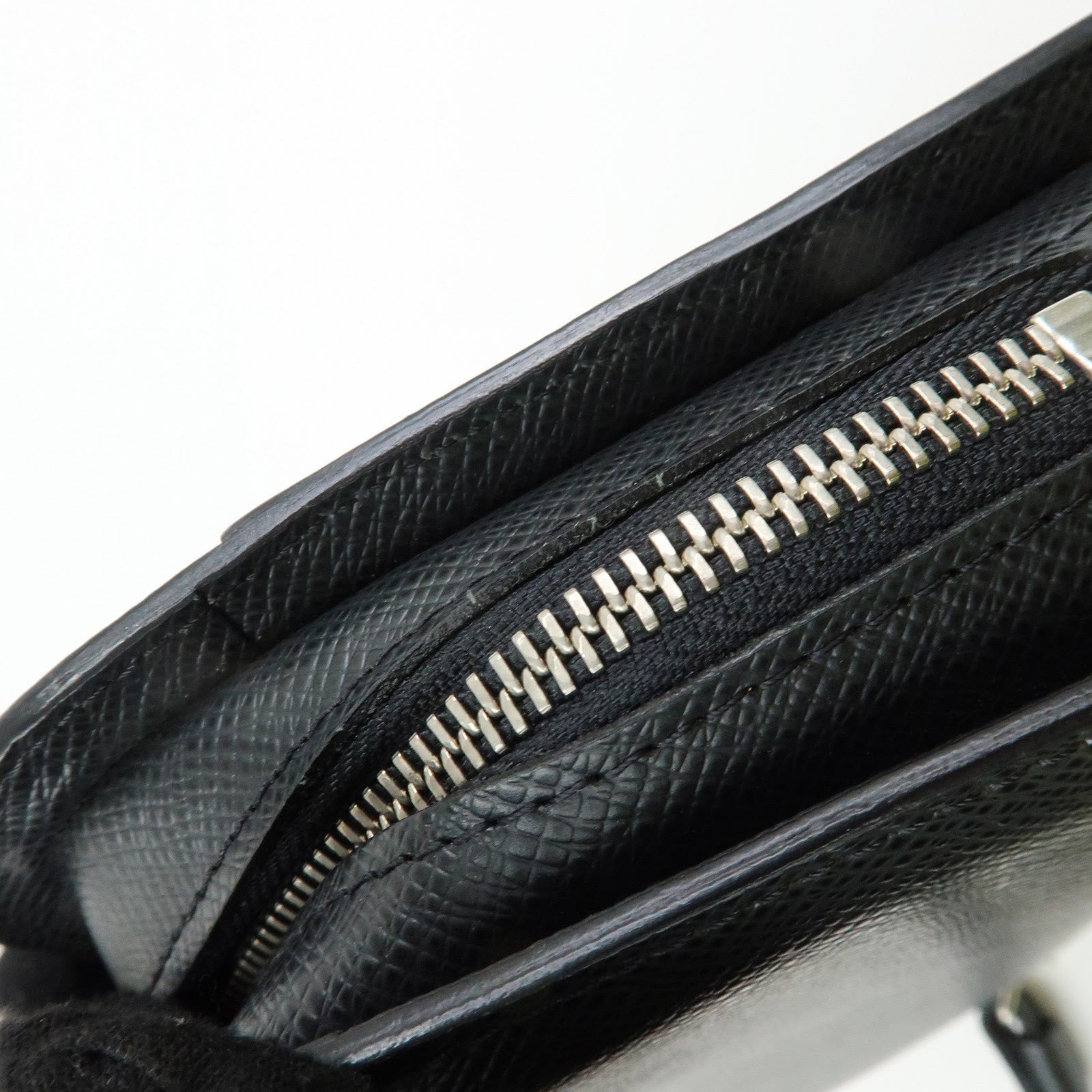 Louis Vuitton Taiga Baikal Leather Clutch Bag Pouch Ardoise M30182