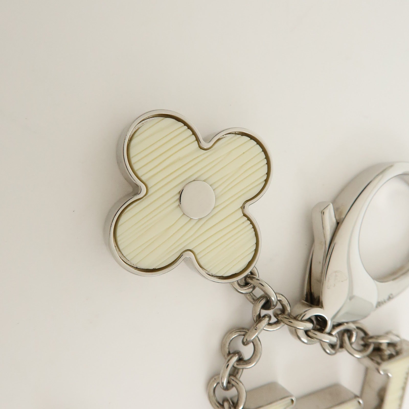 Louis Vuitton Bijoux Sac Fleur de Epi Bag Charm Silver White M65085