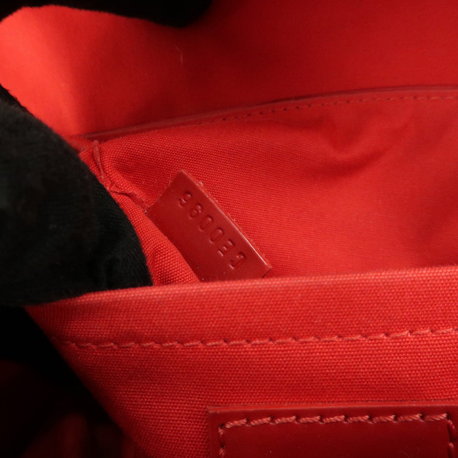 Louis Vuitton Epi Leather Segur PM Hand Bag Rouge M5882E