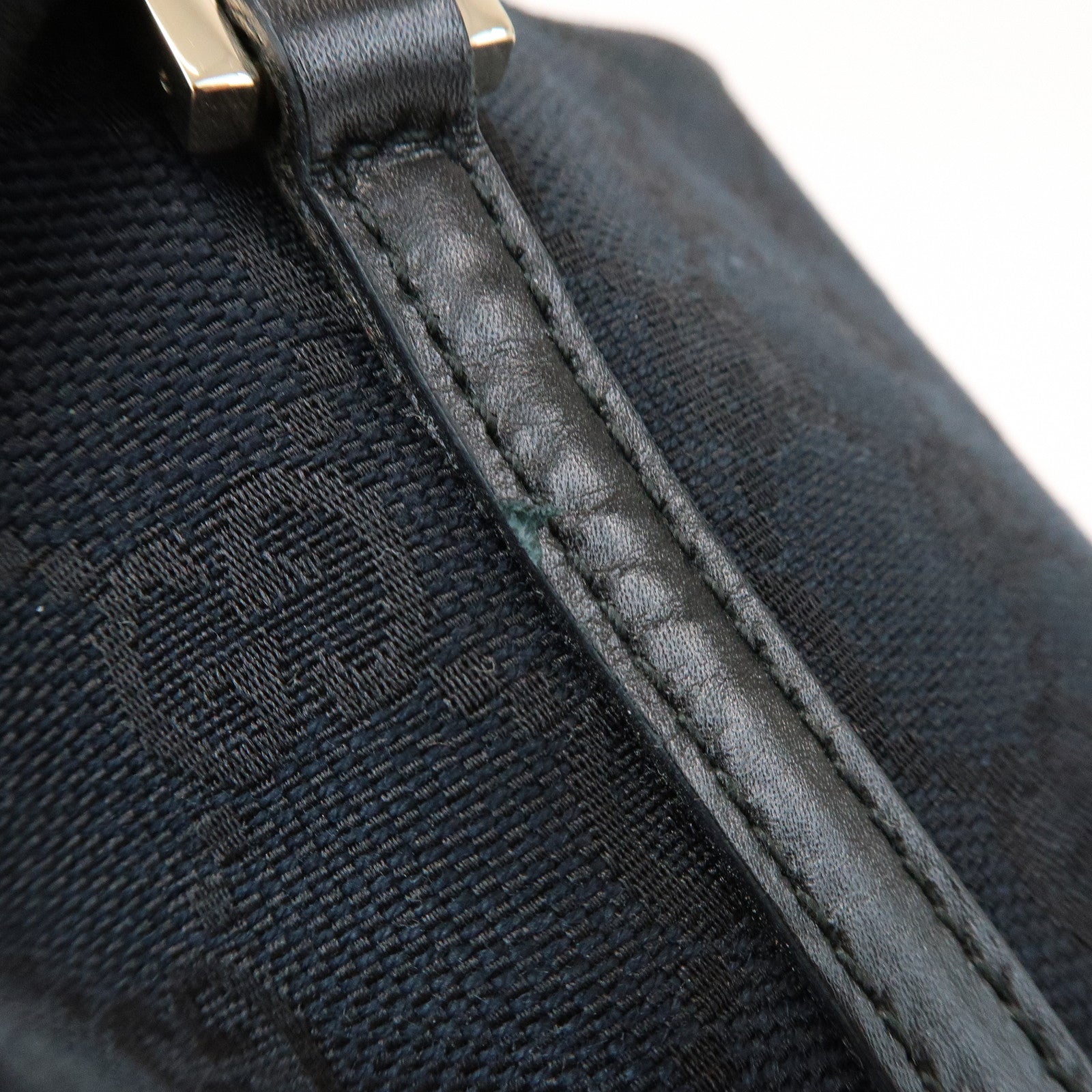 GUCCI Boat Bag GG Canvas Leather Accessory Pouch Hand Bag 039・1103