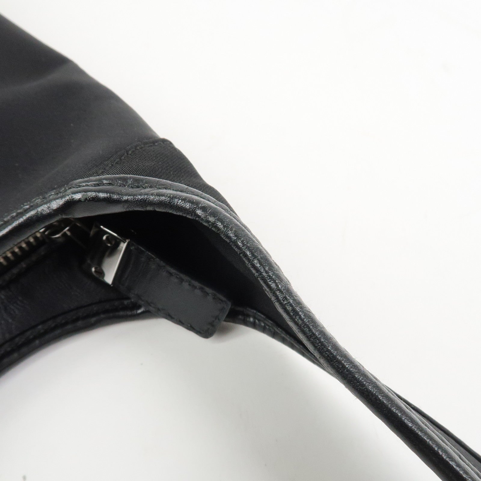 Ferragamo Logo Nylon Canvas Leather Shoulder Bag Hand Bag Black