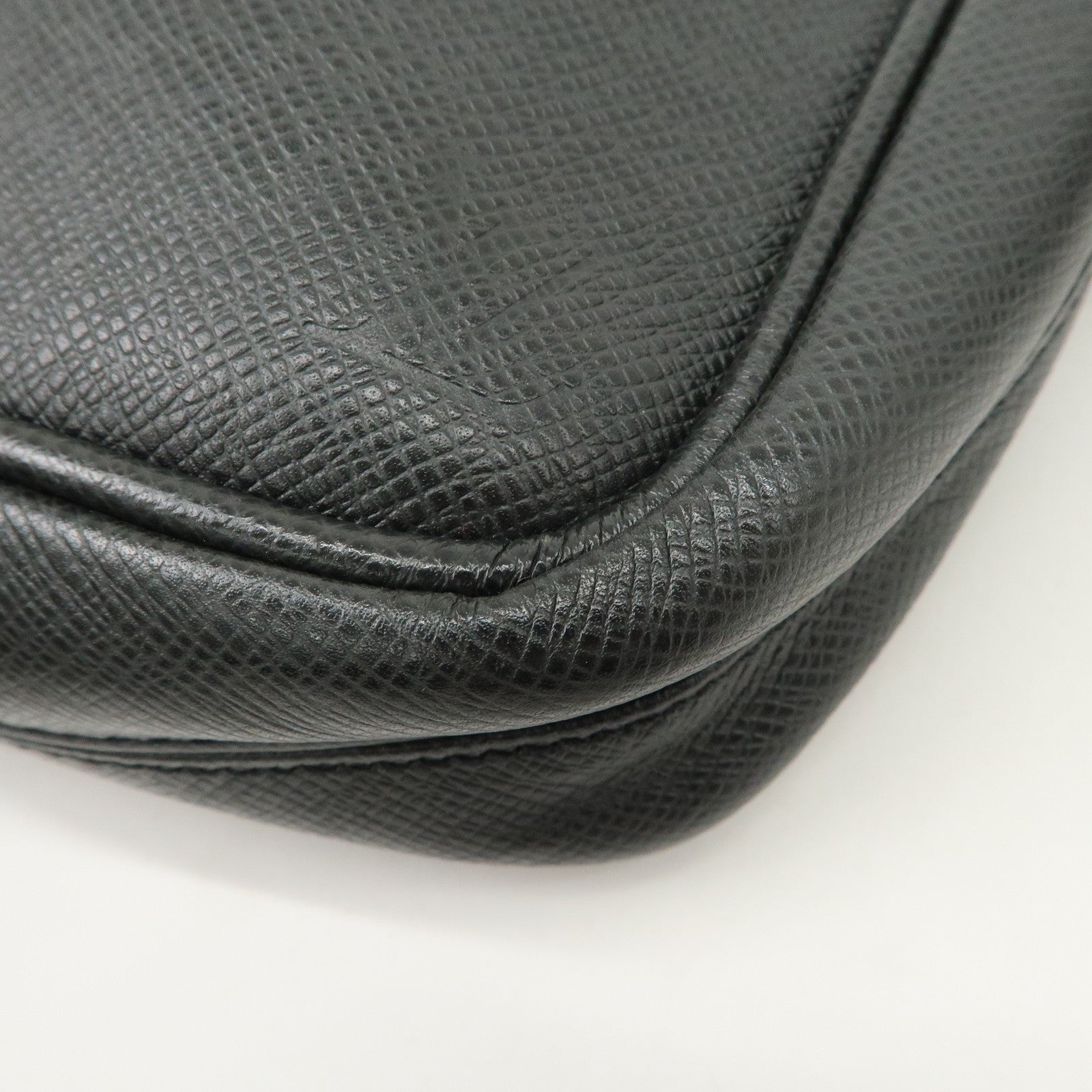 Louis Vuitton Taiga Leather Dimitri Shoulder Bag Ardoise M32462