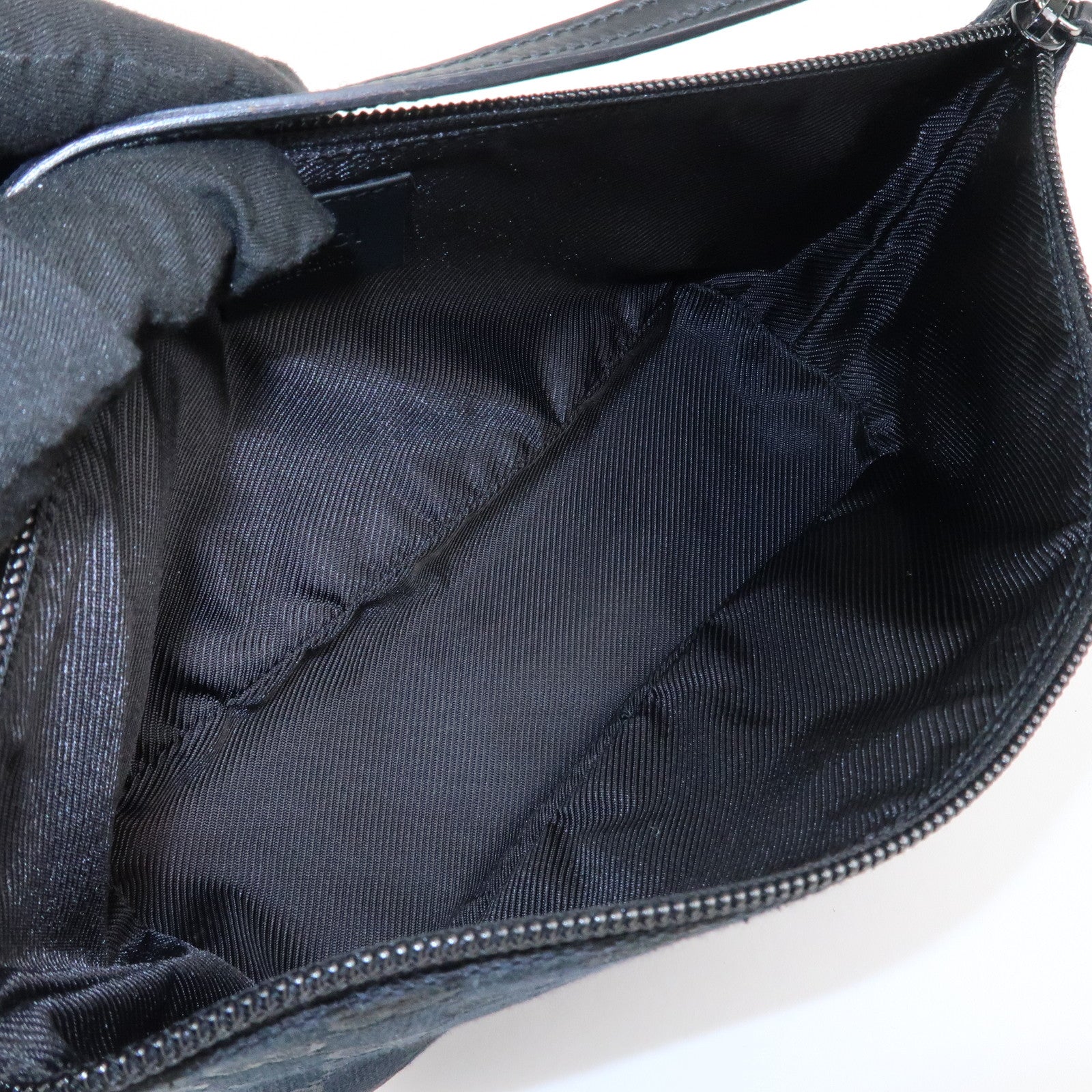 GUCCI GG Canvas Leather Accessory Pouch Hand Bag Black 039.1103 Used