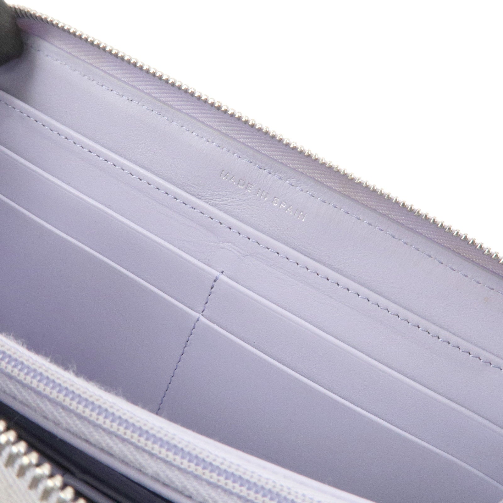 CHANEL Matelasse Caviarskin Round Zippy Wallet Lavender AP0242