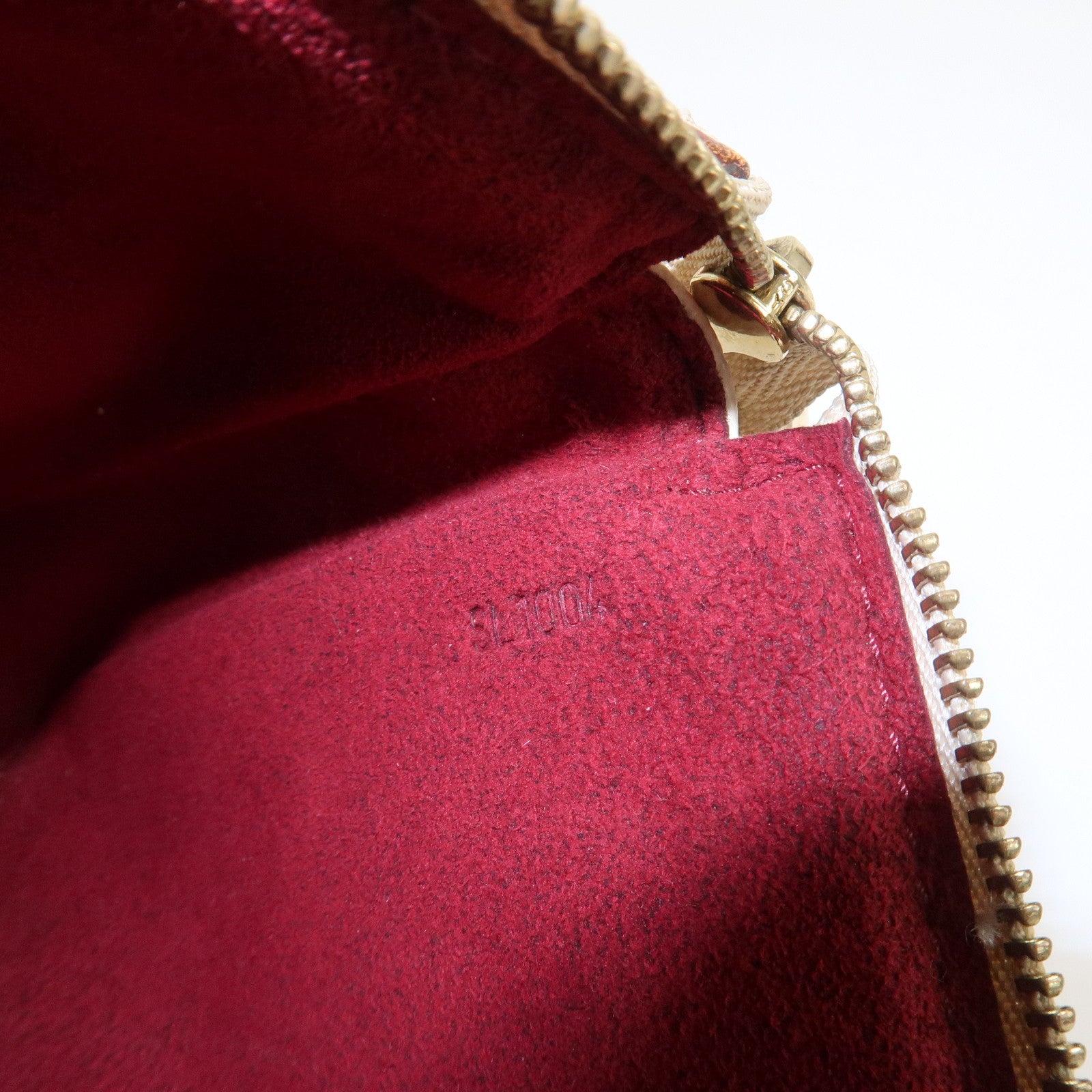 Louis Vuitton Monogram Multicolor Pochette Accessoires Blanc M92649