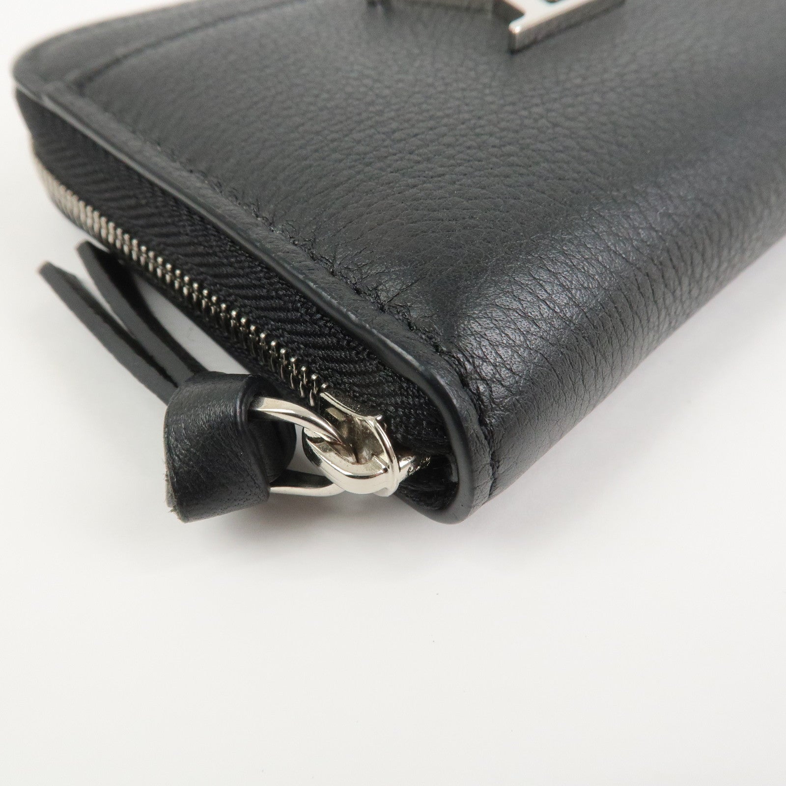 Louis Vuitton Lock Me Calf Leather Coin Case Coin Purse Noir M80099