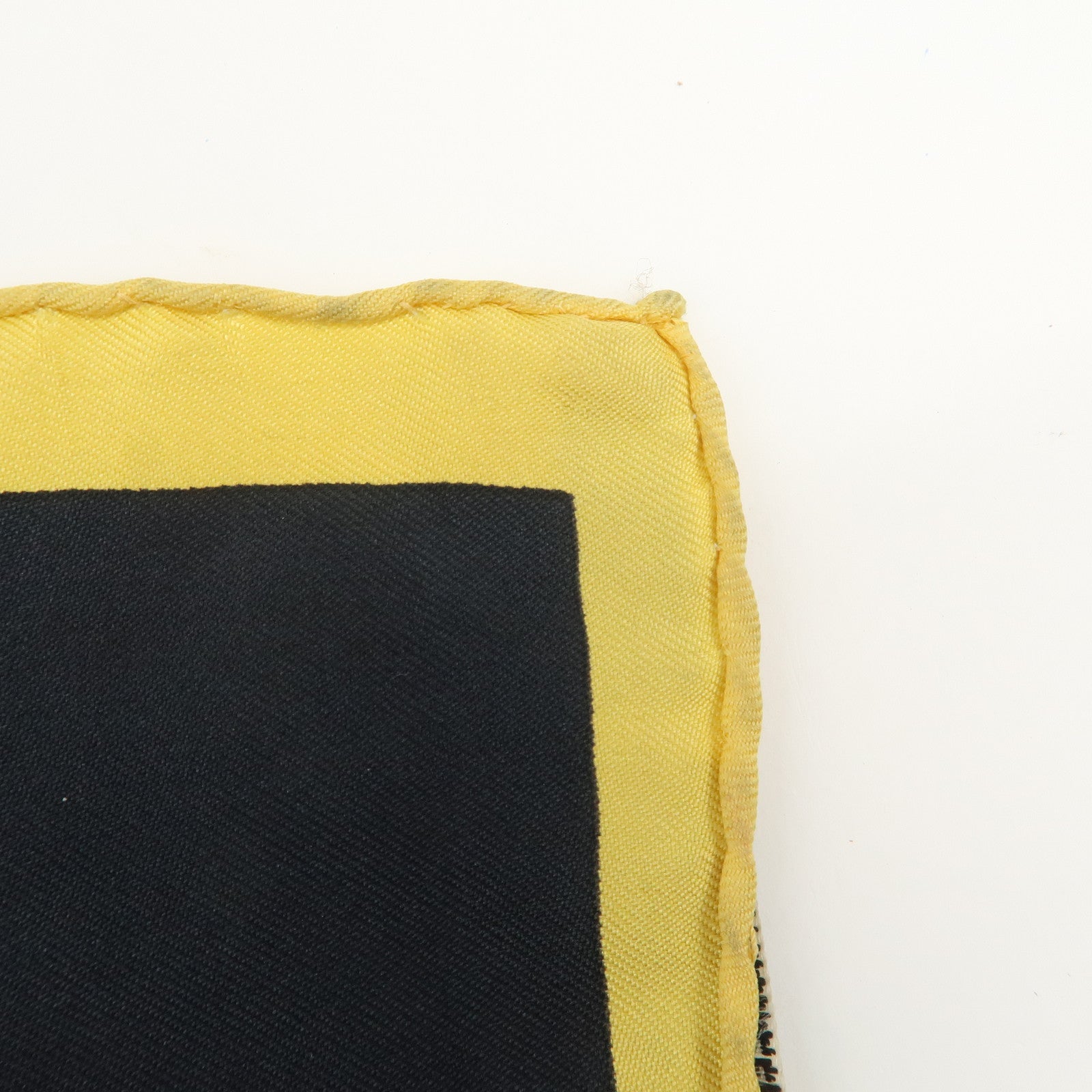 HERMES Carre 90 Silk 100% LES ARMES DE PARIS Scarf Black Gold