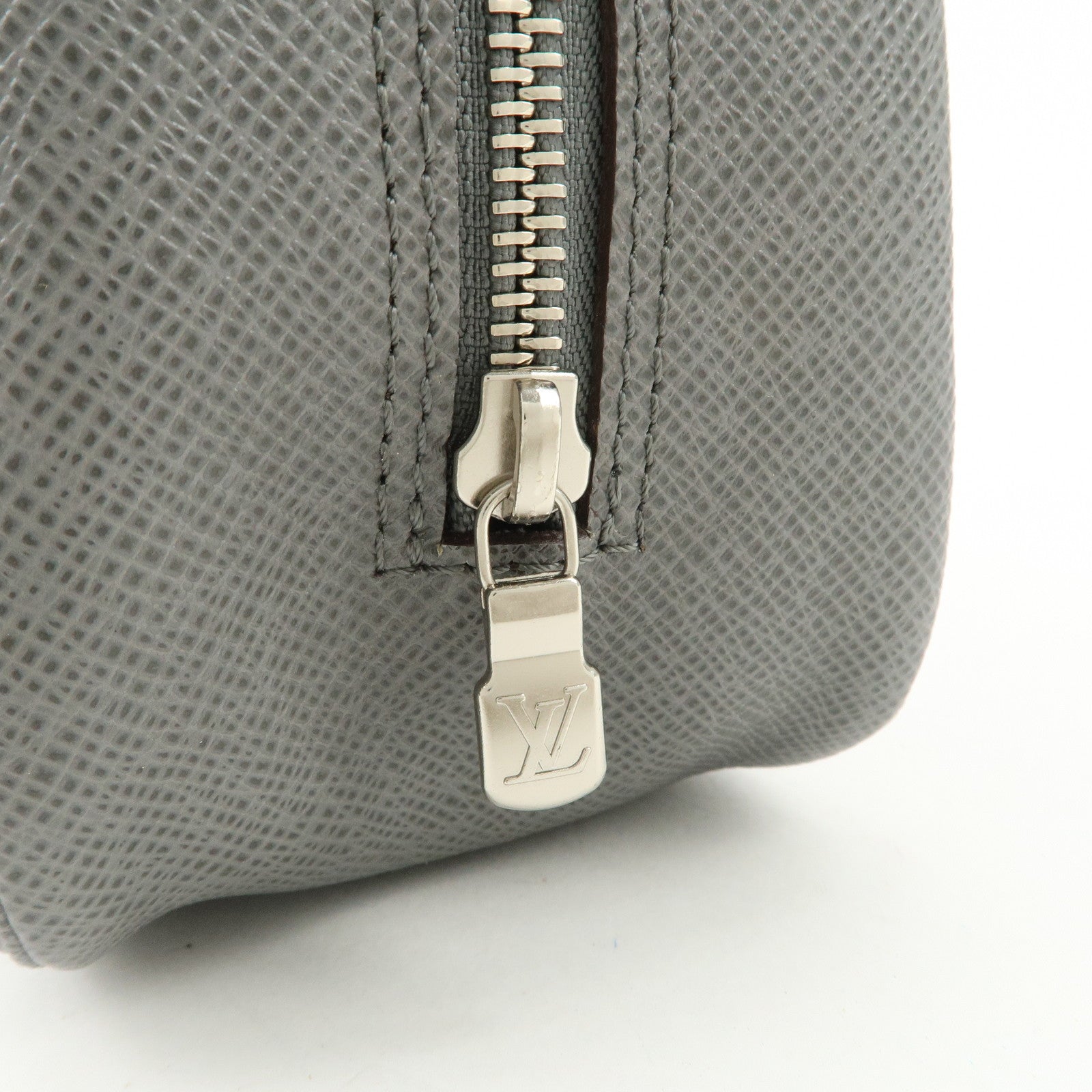 Louis Vuitton Taiga Trousse Toilette GM Pouch Glacier M32663