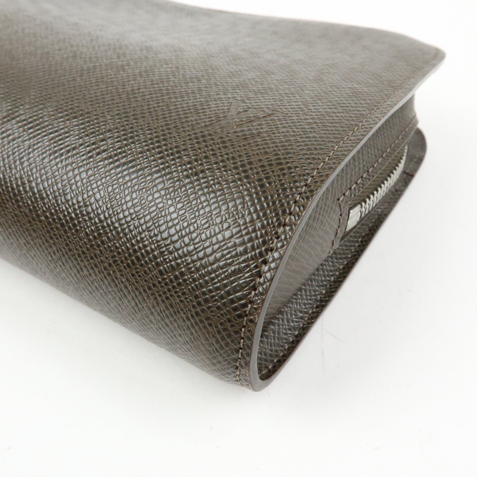 Louis Vuitton Taiga Organizer de Poche Clutch Bag Grizzly M30183