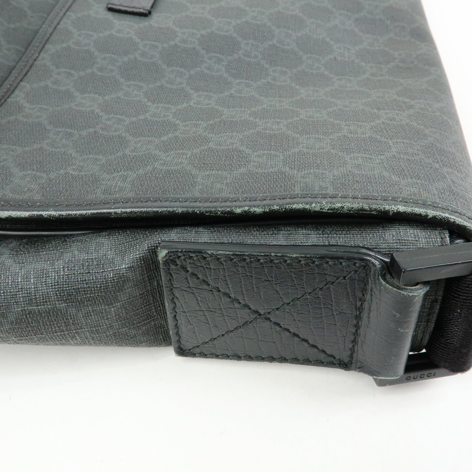 GUCCI GG Supreme Leather Shoulder Bag Crossbody Bag Black 169935